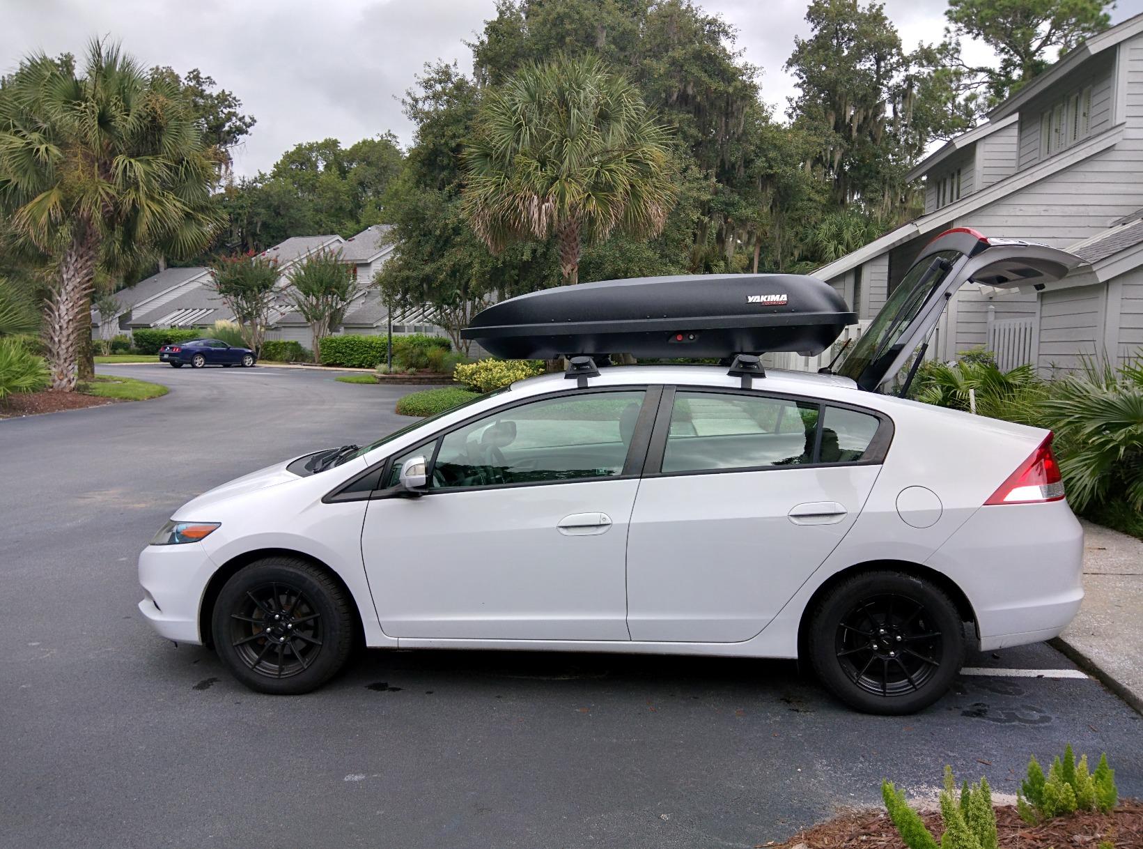 Yakima RocketBox Pro 14, Multi-Sport Rooftop Cargo Box for Cars, Wagons and SUVs (adds 14 Cubic ft. of Storage) | Hard Shell Storage with Dual Sided Opening, SKS Locks and Universal Mounting customer photo 2