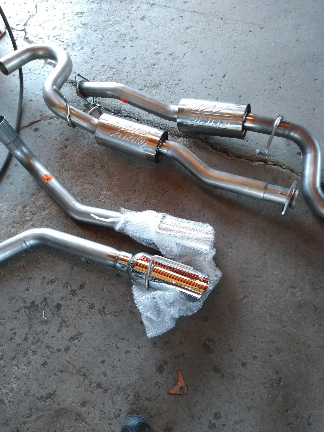 BORLA 140458 Cat-Back Performance Exhaust System for 1999-2004 Ford Mustang GT 4.6L V8 & Mach 1 4.6L V8 T-304 Stainless Steel ATAK Sound Dual Split Rear Exit Single 4
