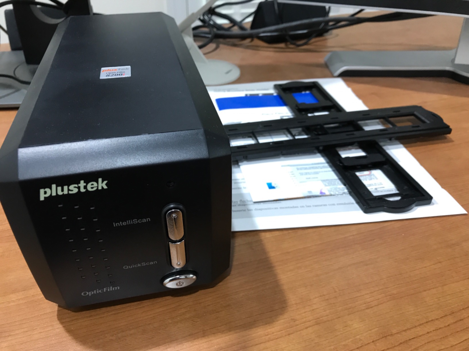 Plustek OpticFilm 8200i SE, 35mm Film & Slide Scanner. 7200 dpi / 48-bit Output. Integrated Infrared Dust/Scratch Removal. Bundle Silverfast SE Plus 9, Support Mac and PC customer photo 2