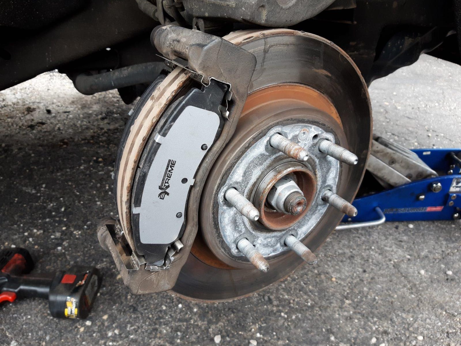 PowerStop Z36 Truck & Tow Brake Pad Set Front Z36-1363 | Chevy Silverado 1500, Chevy Tahoe, GMC Yukon Carbon Fiber Ceramic Brake Pads + Installation Hardware customer photo 2