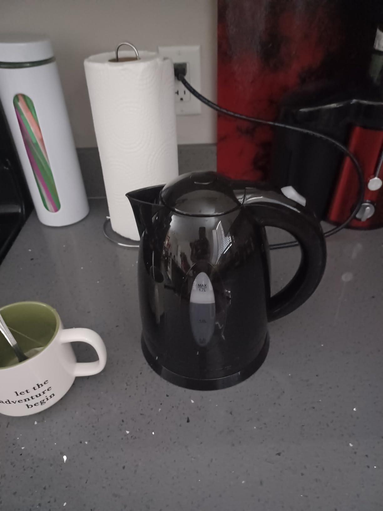 OVENTE 1.7L Electric Tea Kettle, 1100W BPA-Free Water Boiler, White KP72W | Fast Boiling, Auto Shut-Off, Boil-Dry Protection, 360° Swivel Base, Cordless Serving, Clear-View Window and Removable Filter customer photo 2