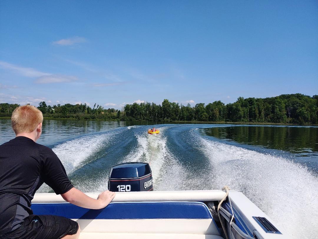 AIRHEAD Blast Towable Tube for Boating with 1-4 Rider Options customer photo 2
