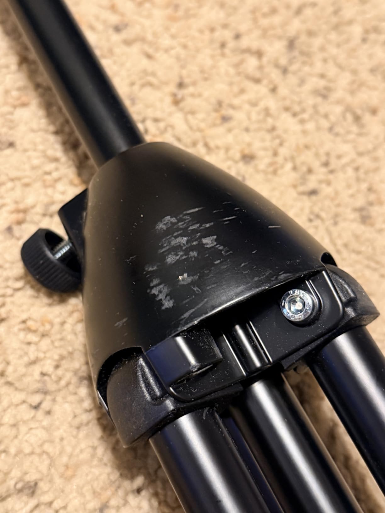 Konig & Meyer 21075.500.55 Tripod Microphone Stand - Adjustable Telescoping 1-Piece Boom Arm - Professional Grade - Heavy Duty with Folding Leg Base - German Made - Black customer photo 2