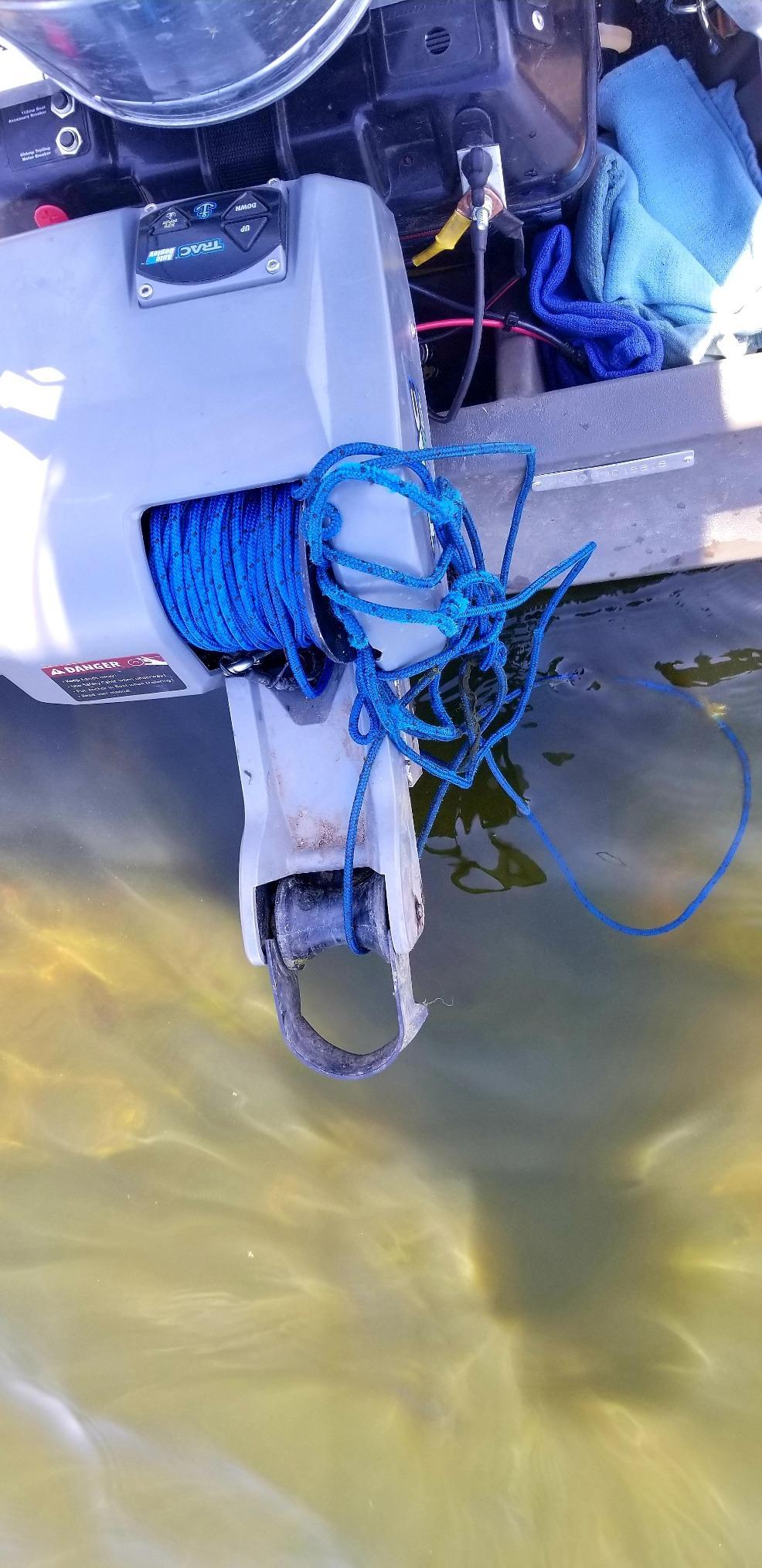 TRAC-Outdoor Products Angler 30 AutoDeploy-G3 Electric Anchor Winch - Anchors Up to 30 lb. - Includes 100-feet of Pre-Wound Anchor Rope with Use (69004), Gray customer photo 1