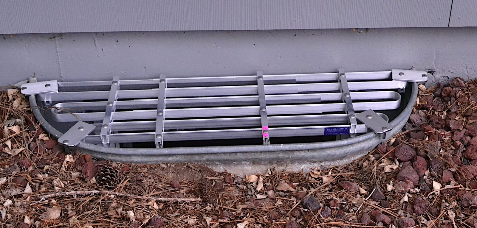 Window Well Grate - Model L8 - Fits Metal Window Wells with Large Radius Front Corners (30