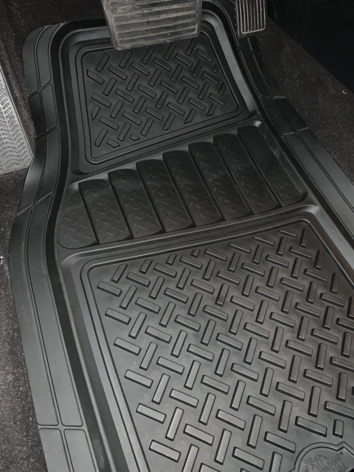 Armor All All-Weather Floor Mats for Trucks, Cars, and SUVs, Black, 2-Piece, Patented Carpet Claw Anti-Skid, Sculpted Design, Trim to Fit for Custom Coverage, Easy to Clean customer photo 1