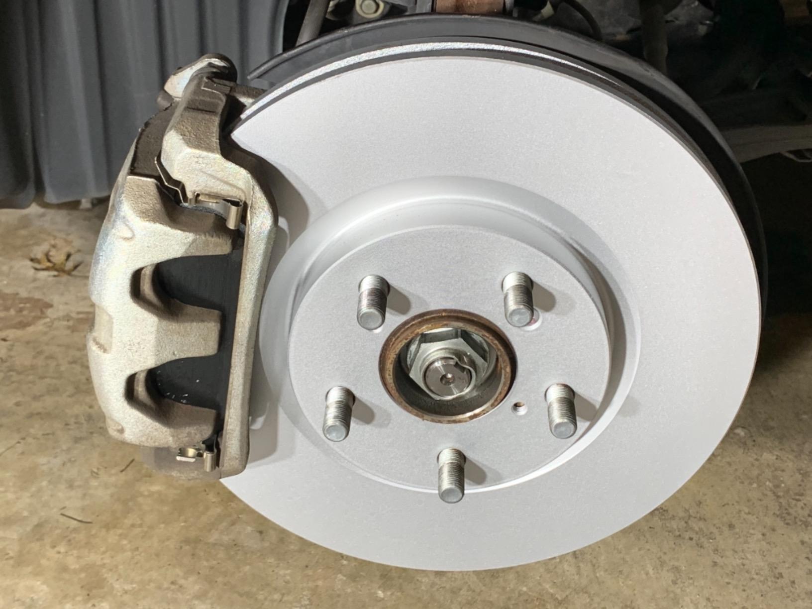 BOSCH 26011454 QuietCast Premium Disc Brake Rotor - Front, 319.7mm (Single) | Compatible with Select Acura MDX; Honda Odyssey, Passport, Pilot, Ridgeline customer photo 1