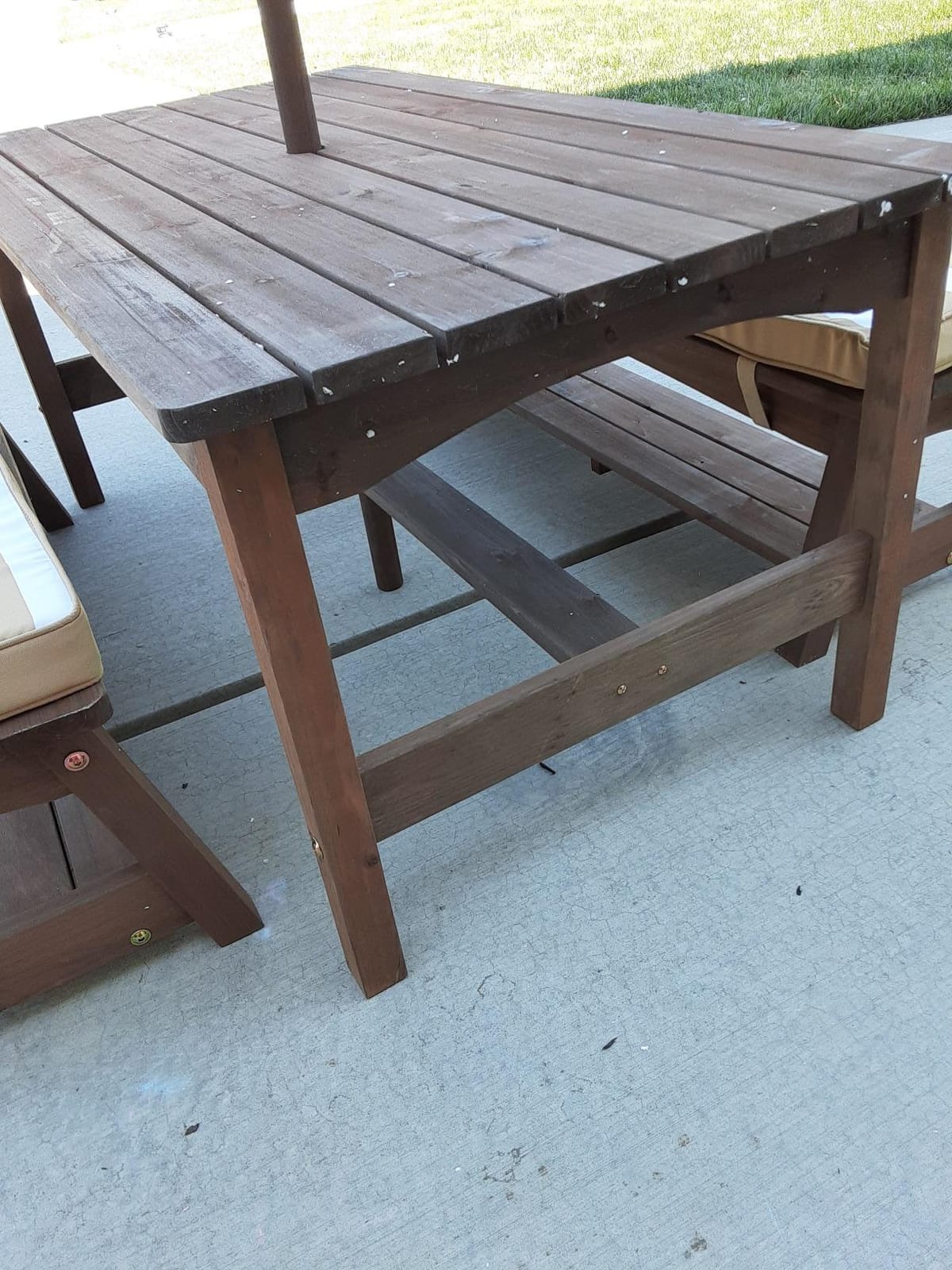 KidKraft Outdoor Wooden Table & Bench Set with Cushions and Umbrella | Kids Backyard Patio Furniture, Espresso with Oatmeal and White Stripe Fabric, Two Benches, Tie-on Cushions, For Ages 3+ customer photo 2