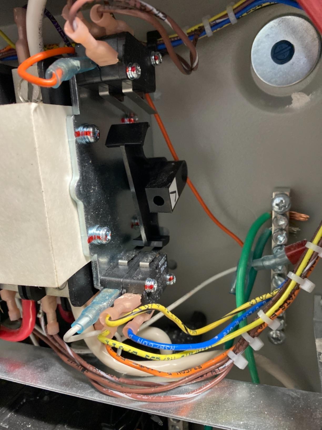 Generac 6853 HomeLink Upgradeable 30 Amp Transfer Switch Kit with 10' Cord and Resin Power Inlet Box customer photo 2