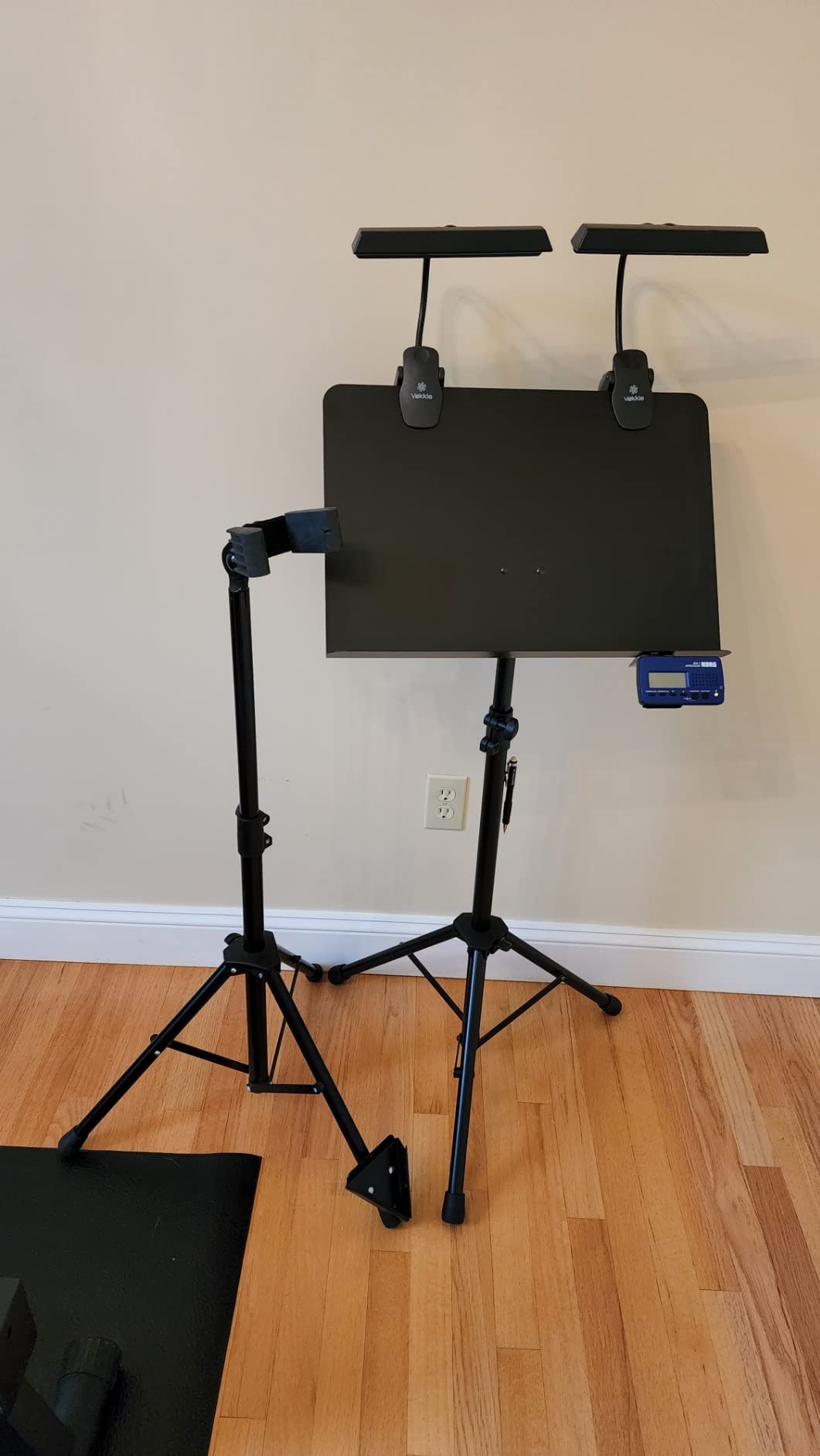 K&M Konig & Meyer 11960 Orchestra Music Stand | Steel Deep Desk Holder customer photo 1