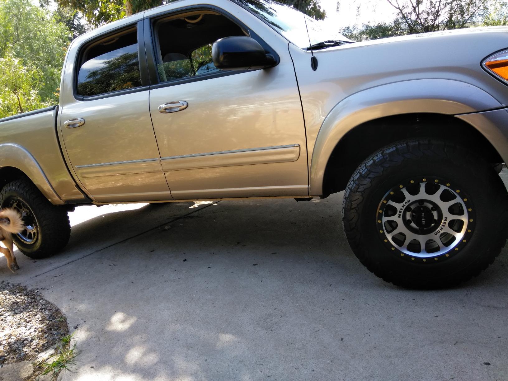 Method Race Wheels 305 NV Machined/Black Street Loc 17x8.5