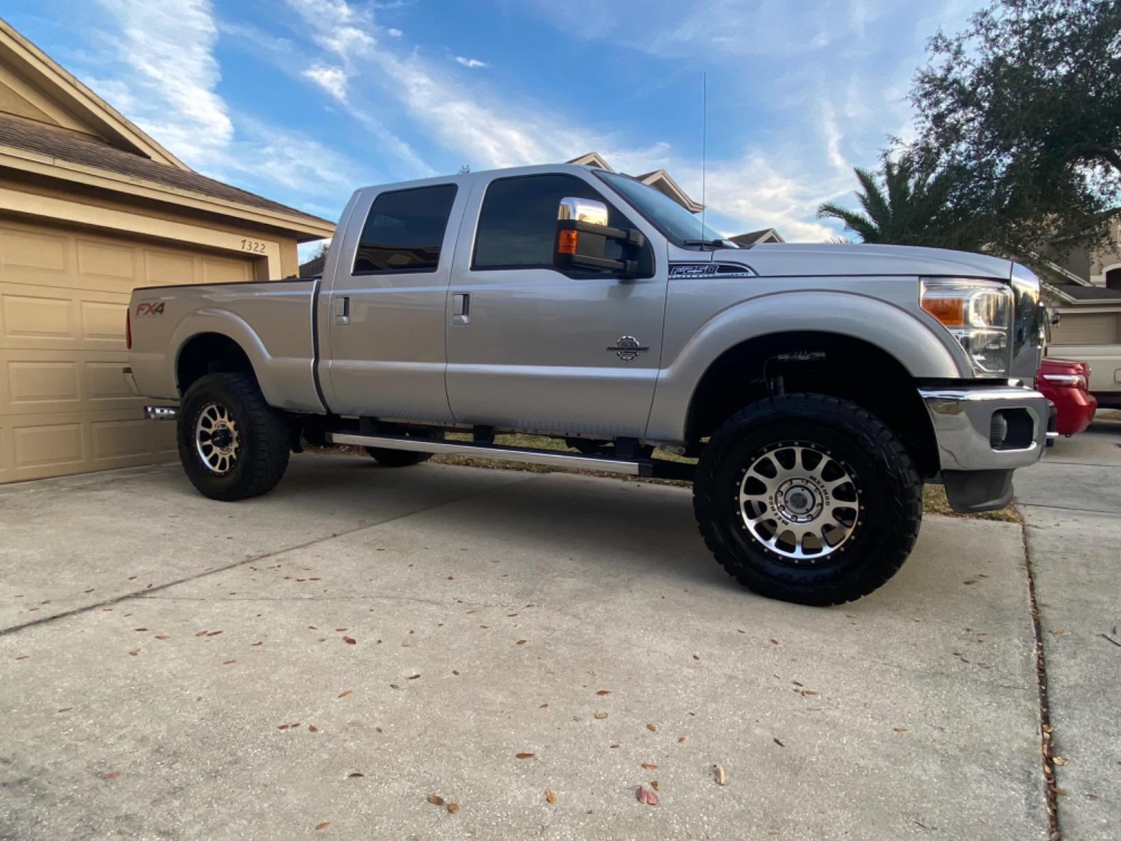 Method Race Wheels 305 NV Machined/Black Street Loc 17x8.5