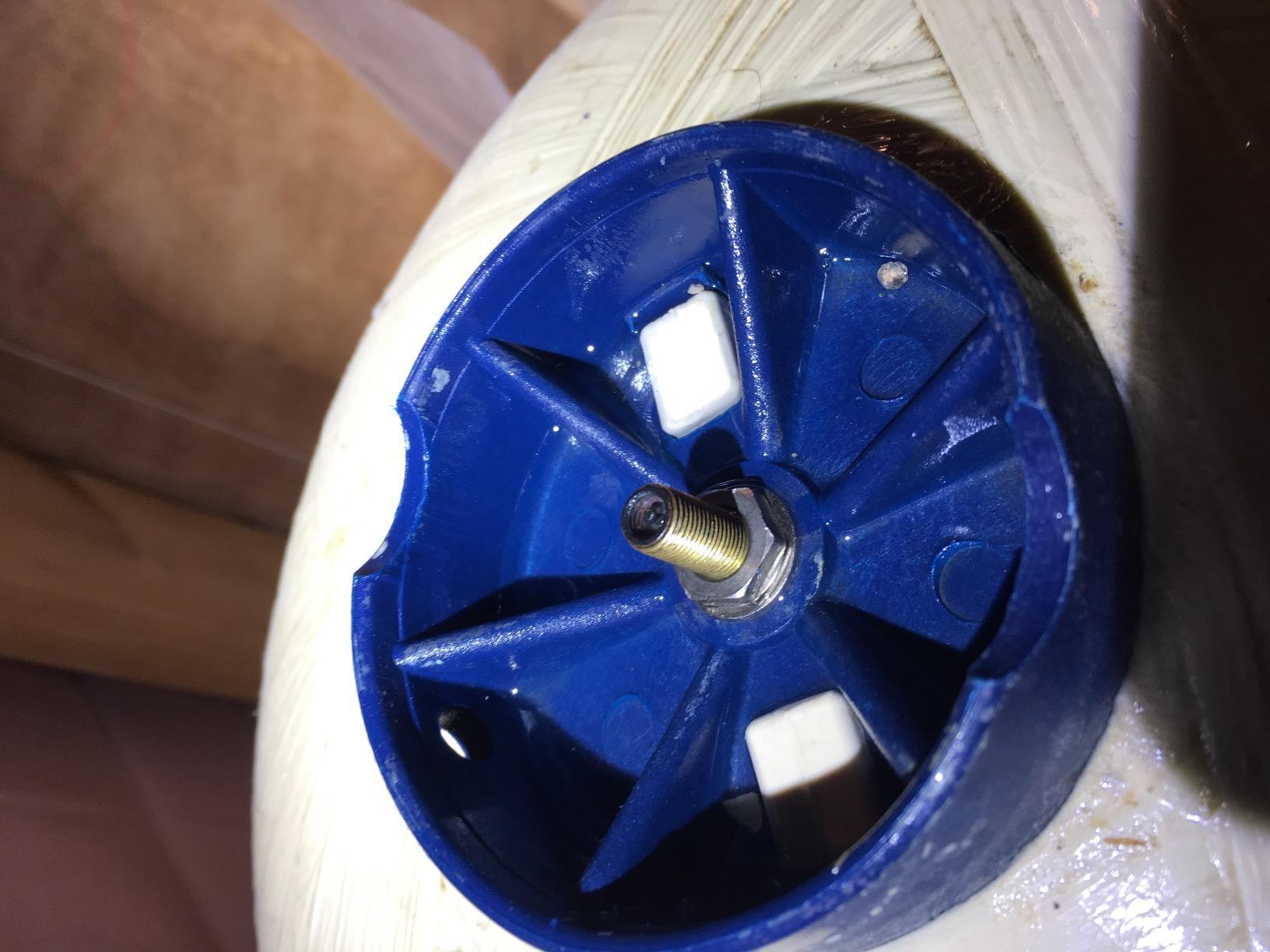 WM-9 / WM0120QC Captive Air and Retention Fiberglass Tank, Quick Connect (29.5 gal / 112 LTR.) customer photo 1