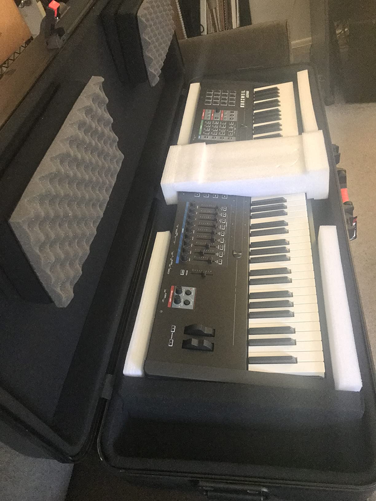 Gator Cases Frequent Flyer's Series Molded Flight Case for 88-Note Keyboards with TSA Approved Locking Latches and Recessed Wheels (GTSA-KEY88) customer photo 2