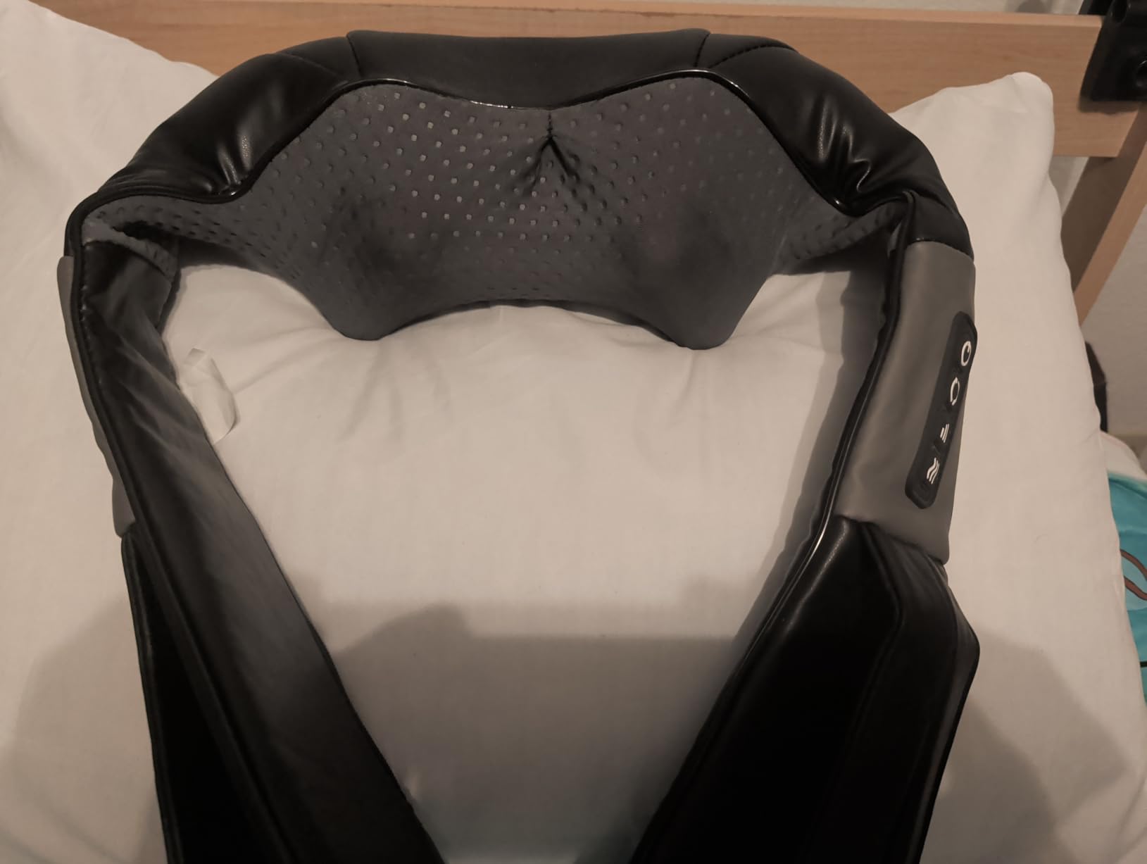 Nekteck Shiatsu Neck Massager with Heat for Pain Relief Deep Tissue, 2026 Upgraded 3D Back Shoulder Kneading Massage Pillow, Relaxation Gifts for Mom Dad Friends, Black(NOT Cordless) customer photo 1