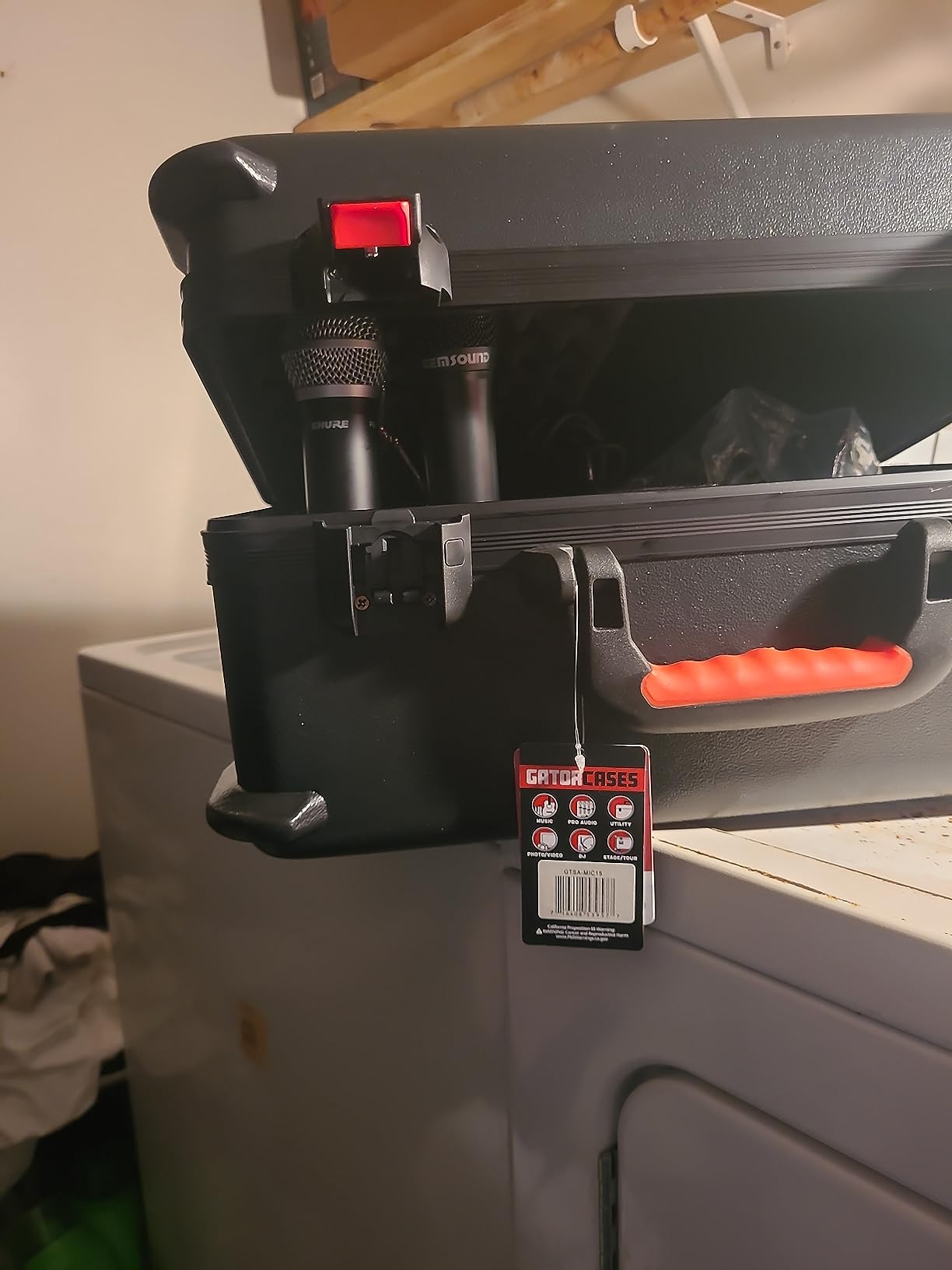 Gator Cases Molded Flight Case to Hold Up to 15 Wired Microphones with TSA Approved Locking Latch and Cable Storage (GTSA-MIC15) customer photo 2