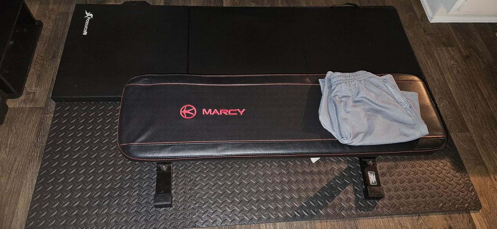 ProsourceFit Tri-Fold Folding Thick Exercise Mat 6'x2' with Carrying Handles for MMA, Gymnastics Core Workouts, Black customer photo 1