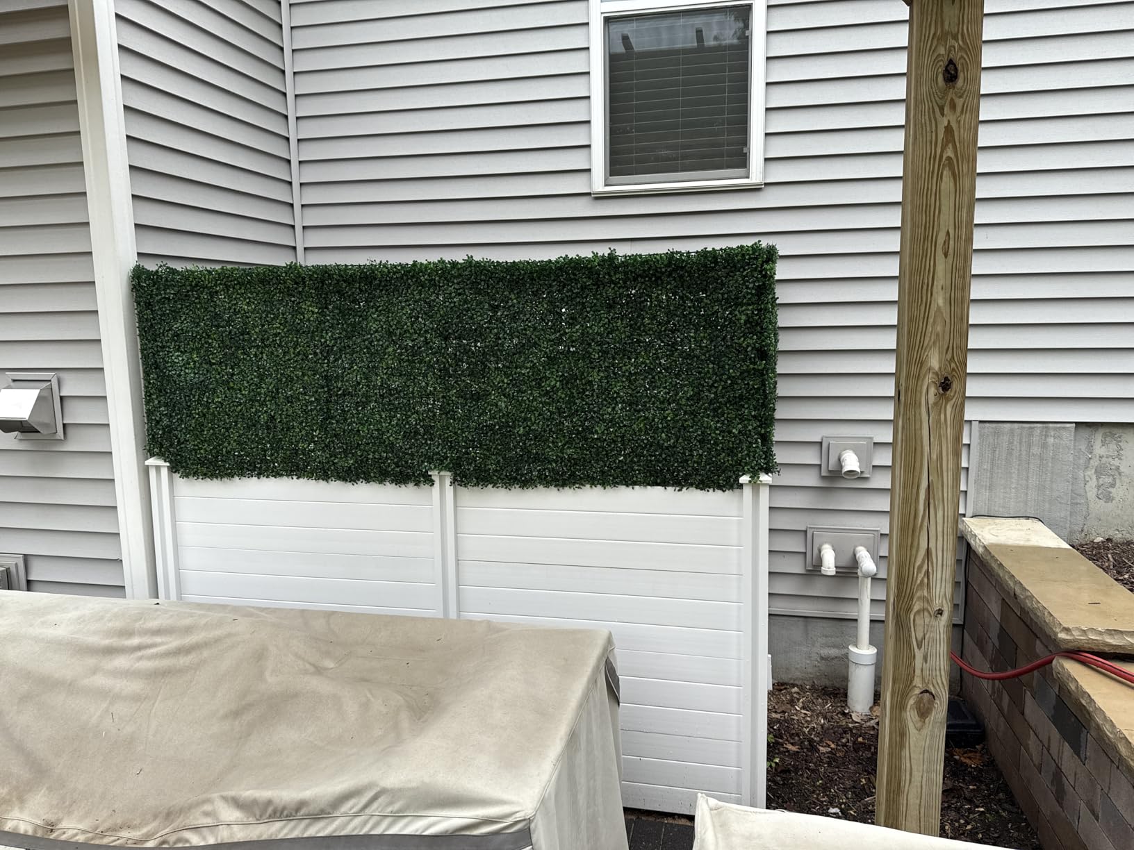 Enclo Premium White Vinyl Privacy Screen, DIY No Dig Kit | 4ftH x 4ftW, 2 Panels, Trash Can Fence, ZP19014 customer photo 1