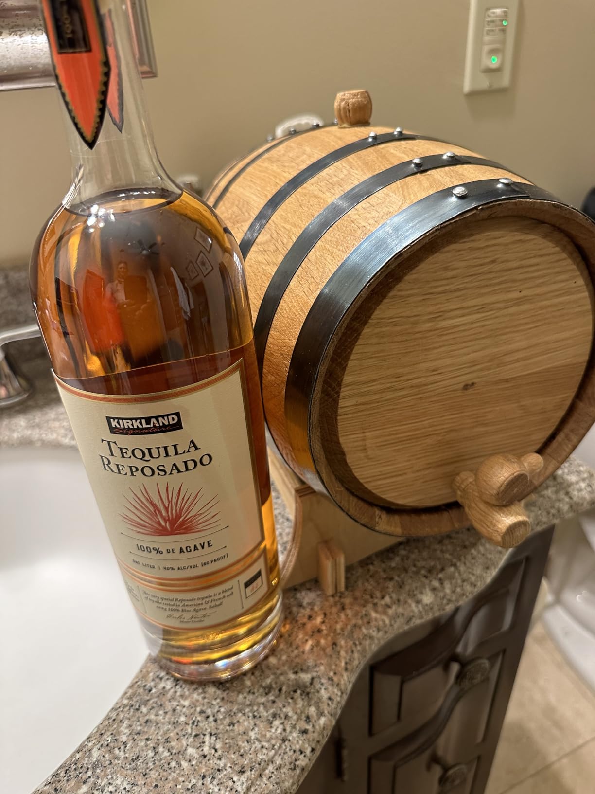 1 Liter Charred American Oak Aging Barrel With Wood Stand, Bung & Spigot | Mini Wooden Whiskey Barrel & Liquor Aging Kit For Home Alcohol Distiller, Bourbon, Rum, Tequila, Wine & Cocktails, 1L customer photo 2