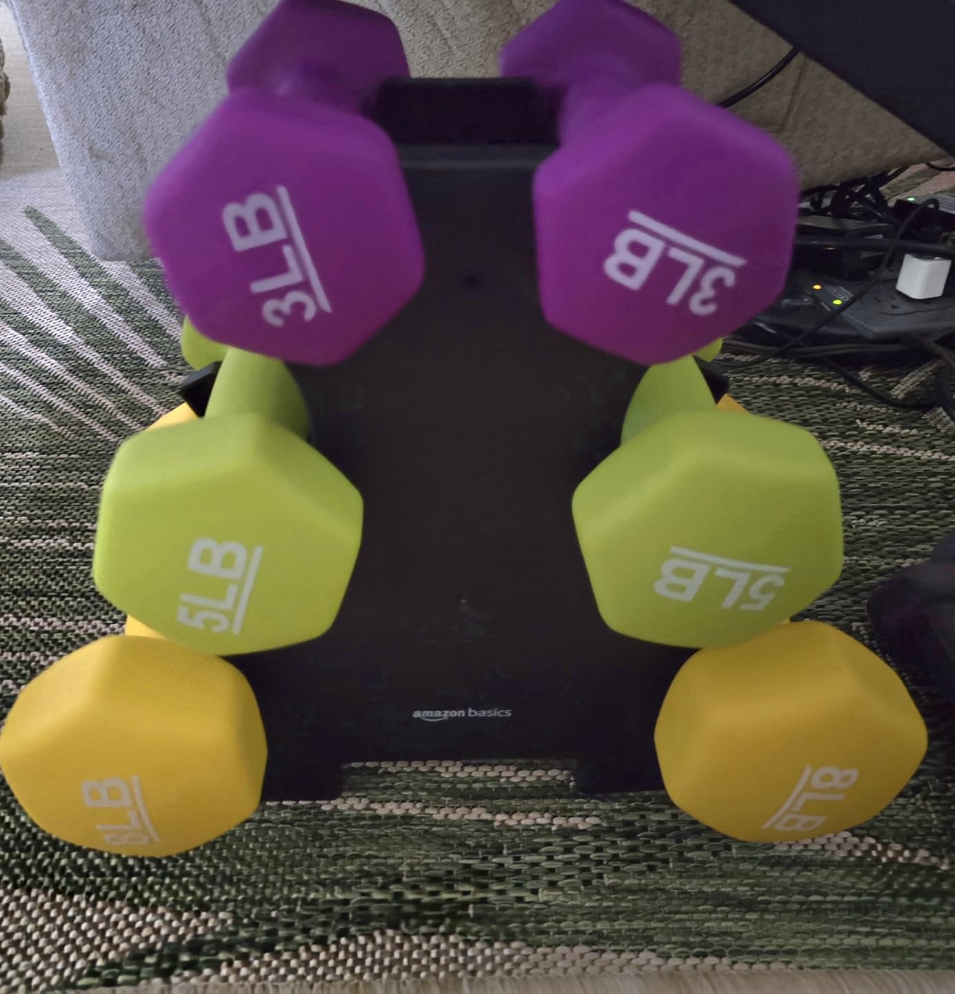 Amazon Basics Neoprene Dumbbell Hand Weights for Exercise and Muscle Toning customer photo 2