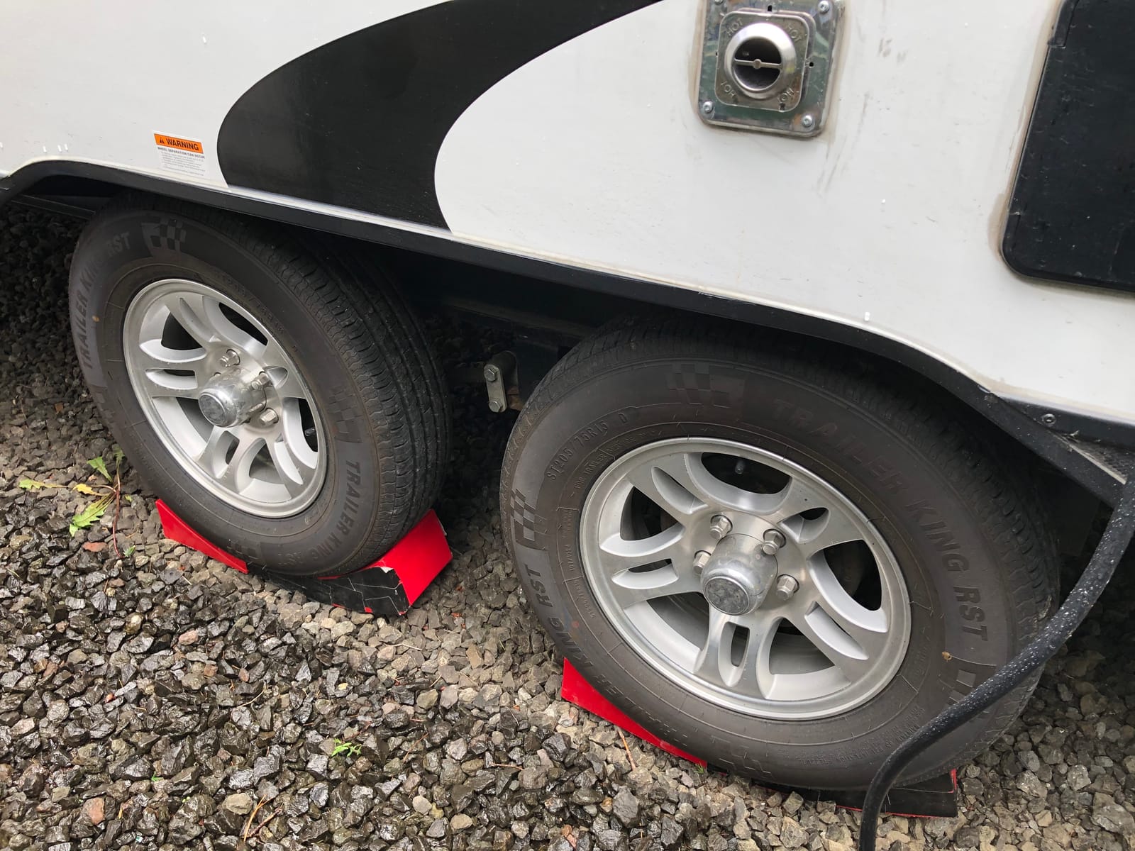 Andersen Hitches 2-Pack Camper Leveler Blocks for RVs and Trailers Up to 30000 lbs Precise 1/2 to 4 Inch Leveling Made in USA customer photo 1