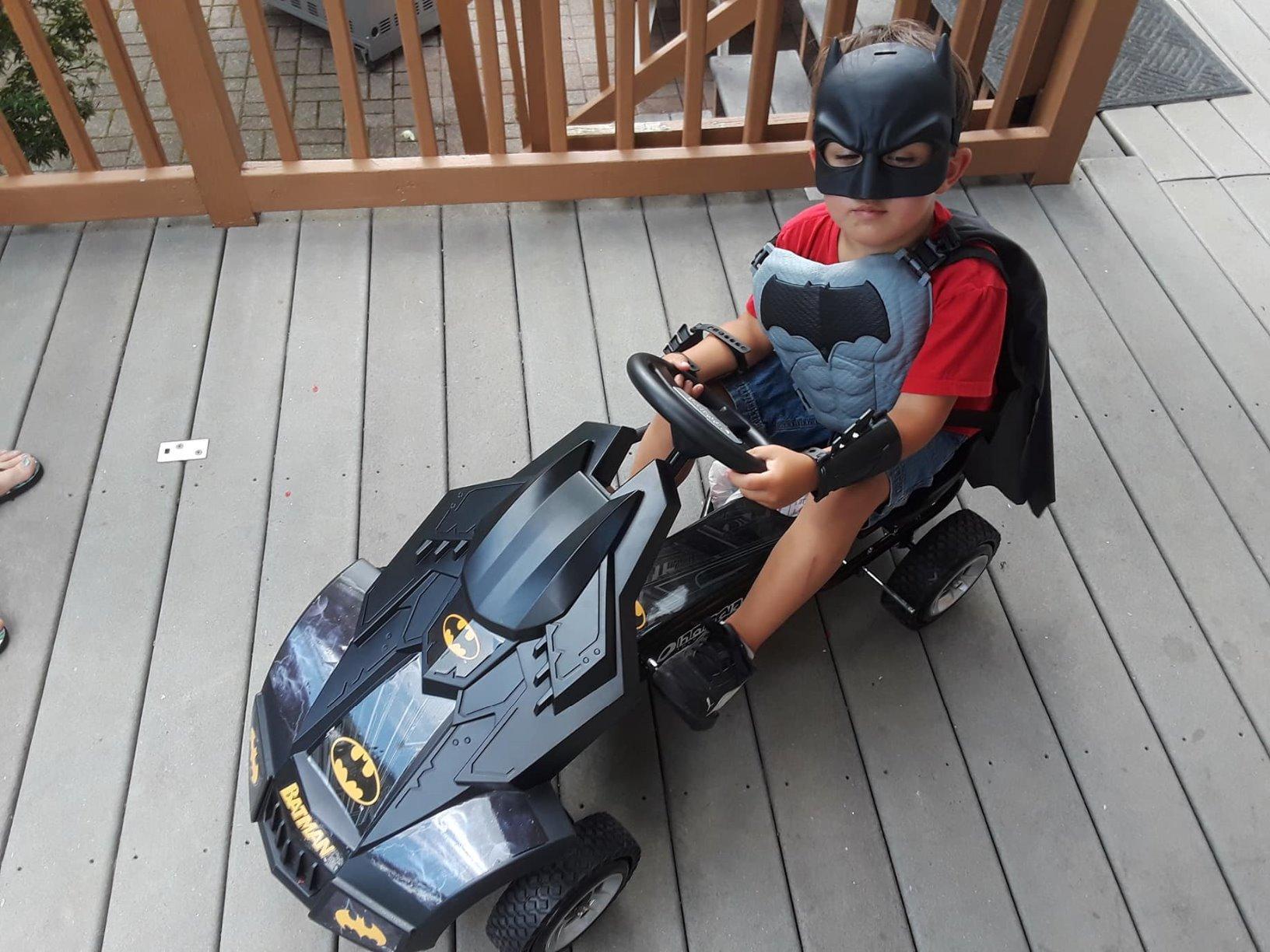 hauck Batmobile Pedal Go Kart, Superhero Ride-On Car for Kids, Black | Outdoor Ride-On Bicycle Cart with Rubber Tires for Boys and Girls with Adjustable Bucket Seat and Handbrake customer photo 1