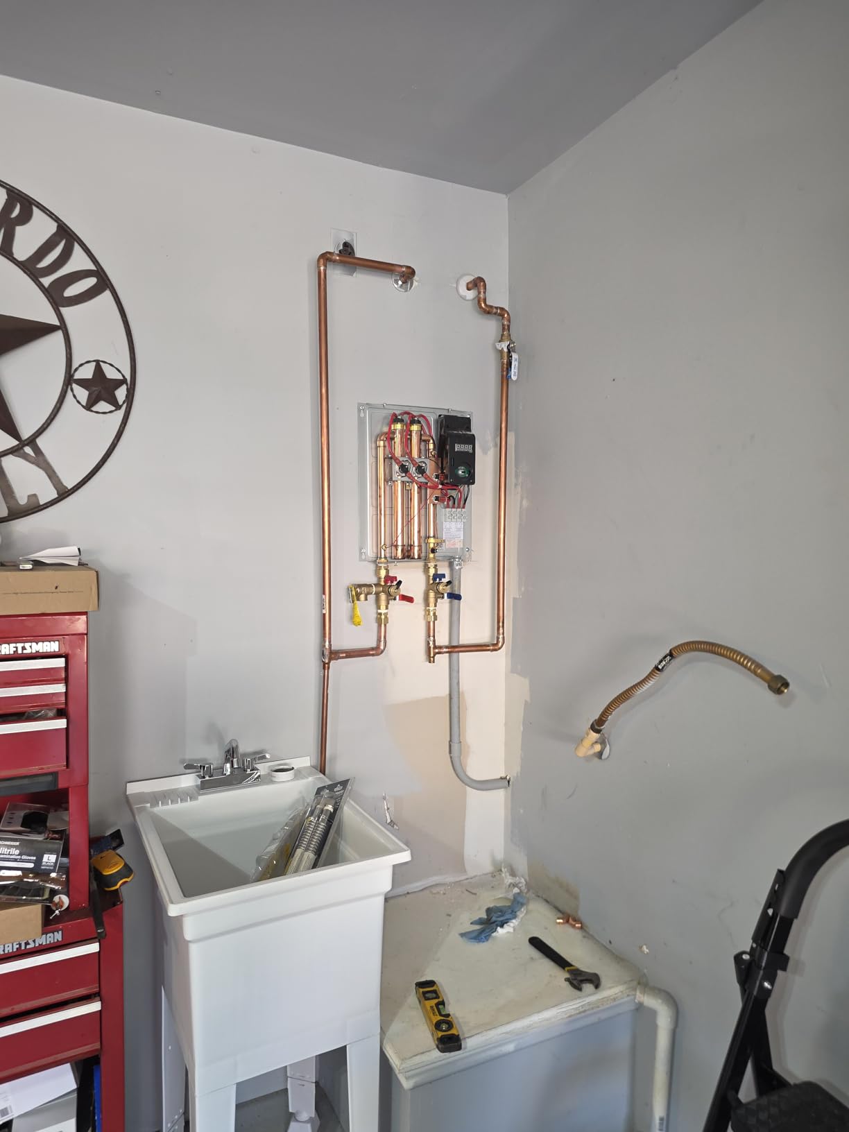 Rheem RTEX-24 24kW 240V Electric Tankless Water Heater, Gray customer photo 1