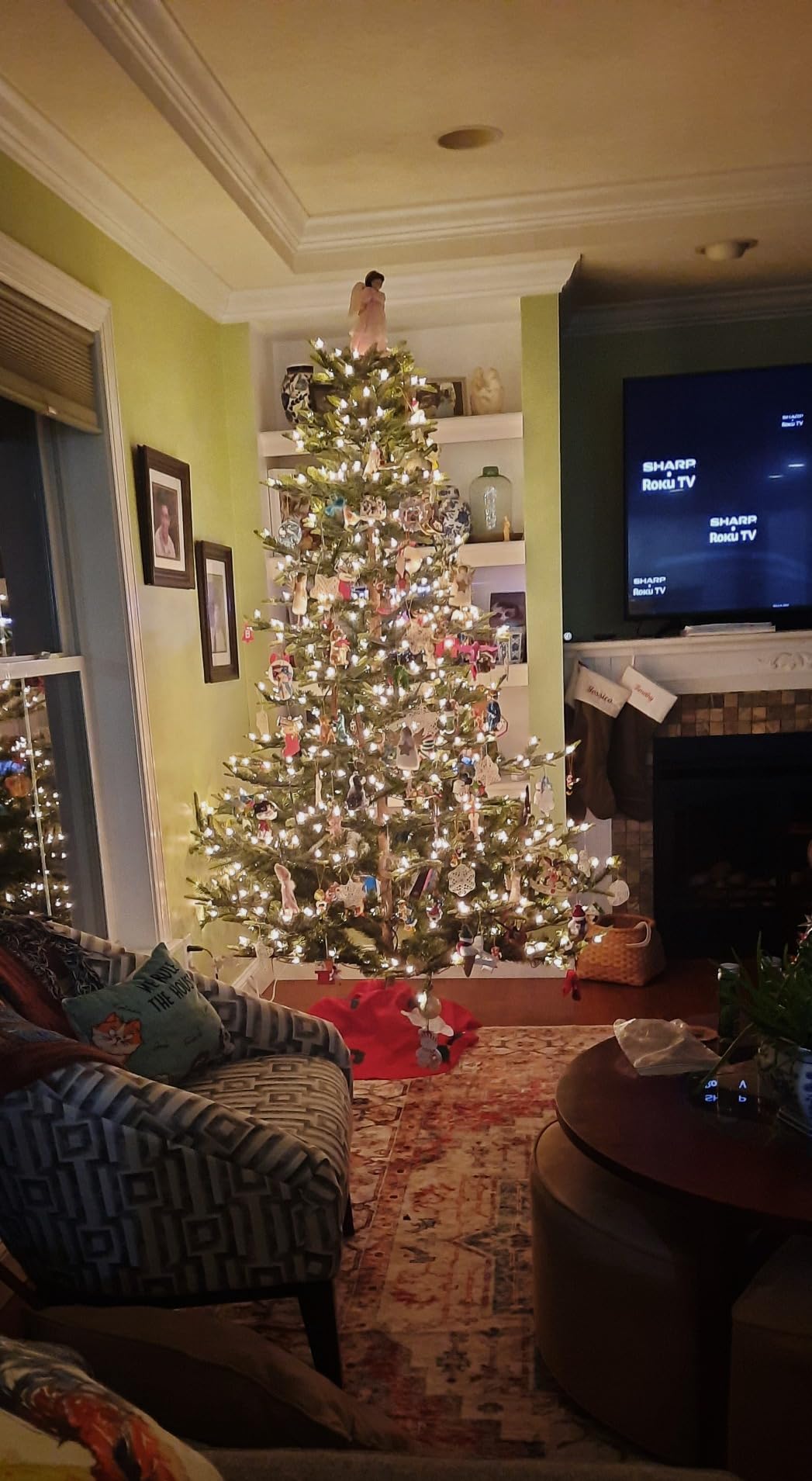 Puleo International 7.5ft Pre-Lit Aspen Fir Artificial Christmas Tree with 700 Clear Lights, 1319 Realistic Dense Branch Tips, Easy Setup Artificial Trees with Sturdy Metal Stand customer photo 2