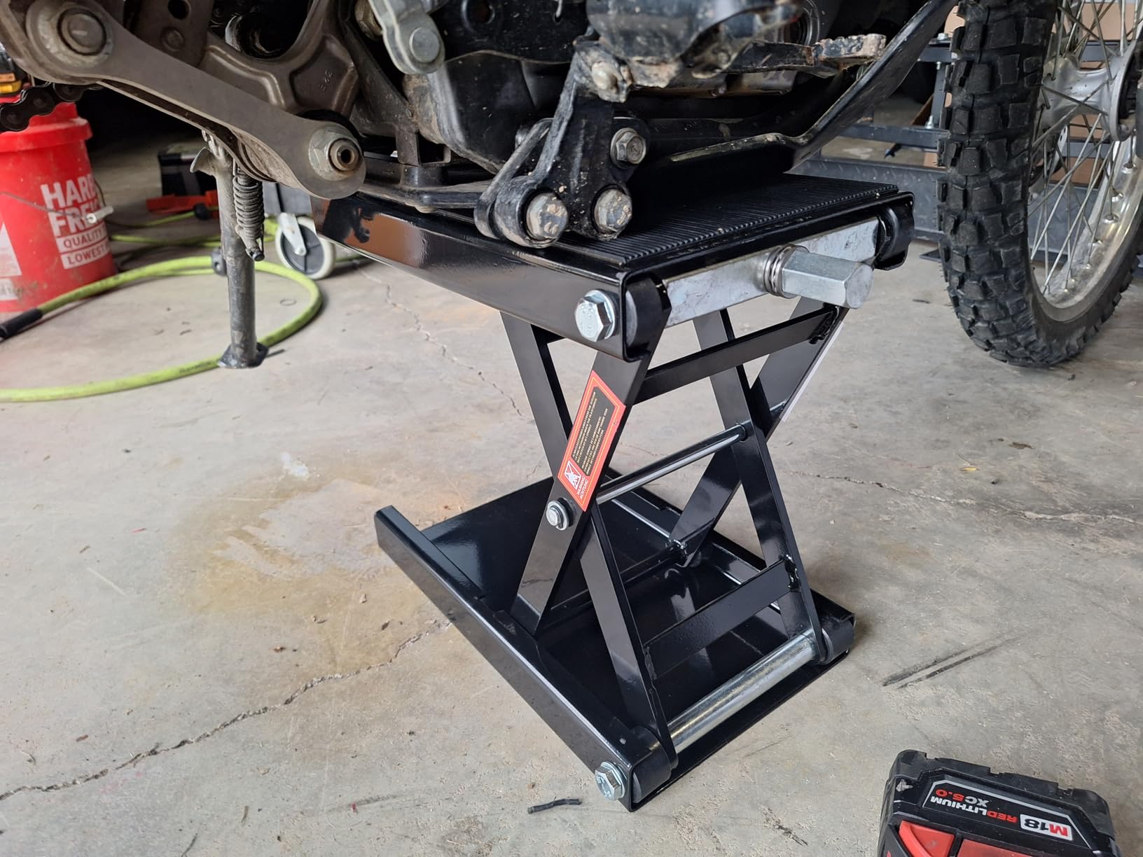 VIVOHOME 1100 LBS Motorcycle Lift Scissor Jack, Wide Deck Hoist Stand, Red - Height Adjustable Center Stand with Crank, Steel Lift for Cruiser, Dirt Bike, ATV customer photo 1