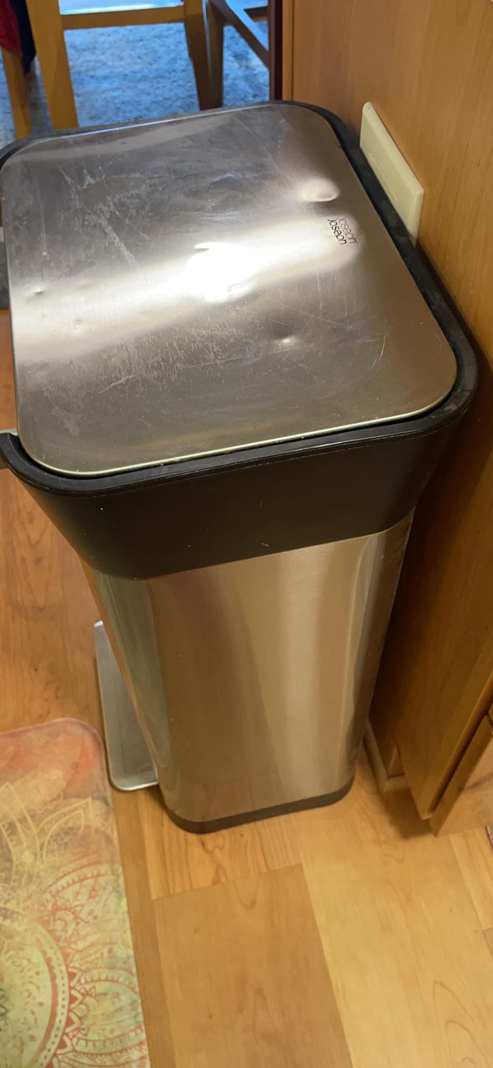 Joseph Joseph Intelligent Waste Titan Trash Can Compactor with Odor Filter, Compacts up to 3x trash, 30L/7.9 Gallons, Stainless Steel customer photo 2