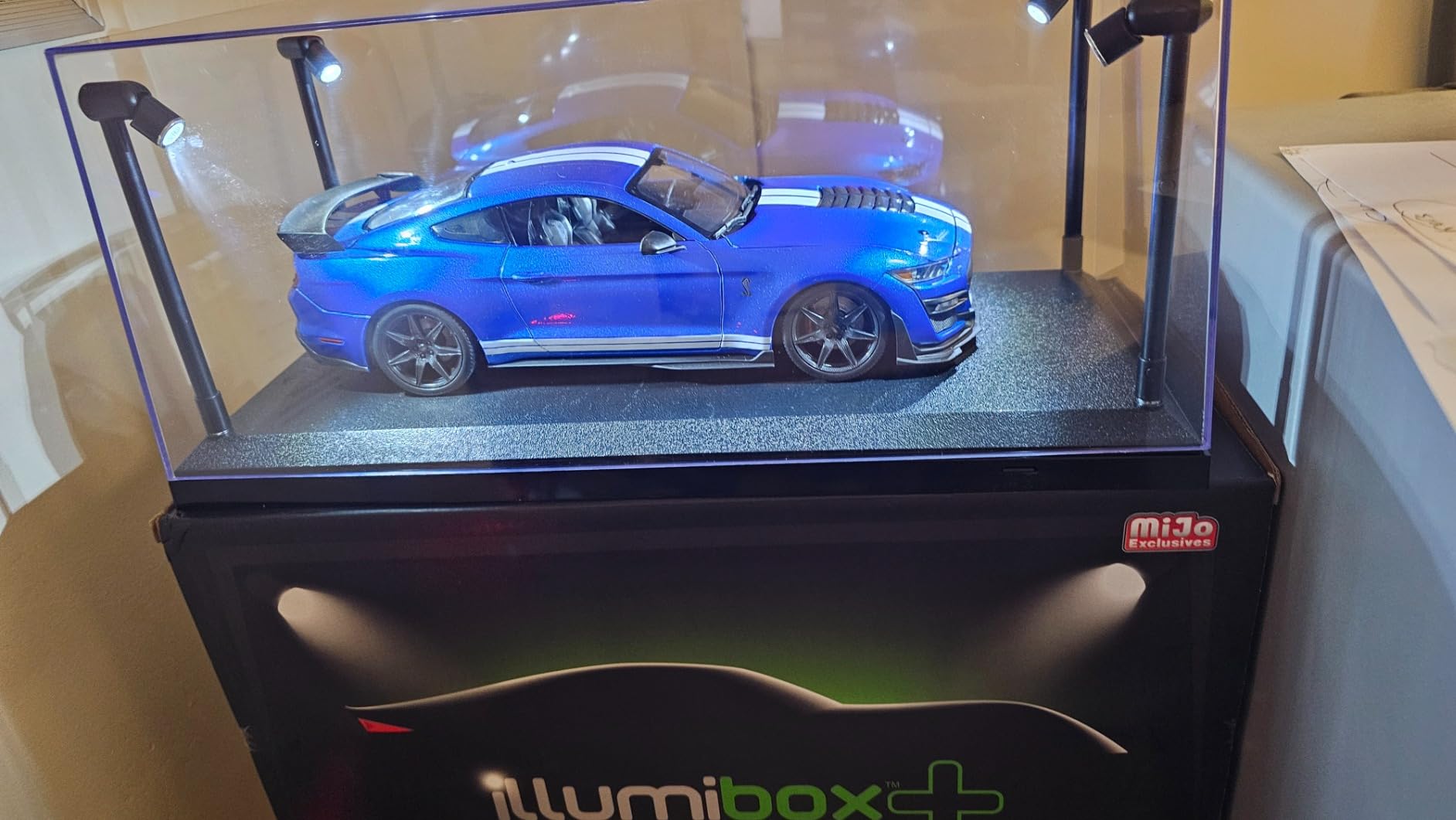 1:18 Illumibox Acrylic Black Base Display Case with LED Lights customer photo 1