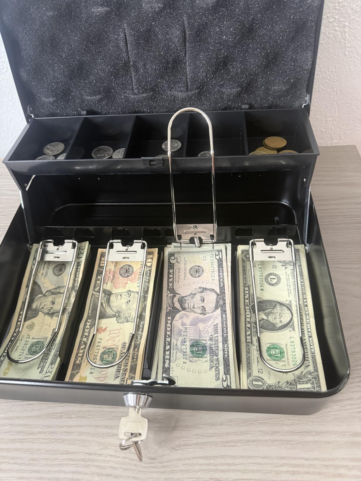 Jssmst Cash Box with Key Lock - 1mm Thick Metal Money Box for Garage Sales, Yard Sales and Petty Cash, Portable Cash Drawer with Coin Tray & Spill-Proof Foam Coin Cover, 4 No-Pinch Bill Clips, 11.8'' customer photo 1