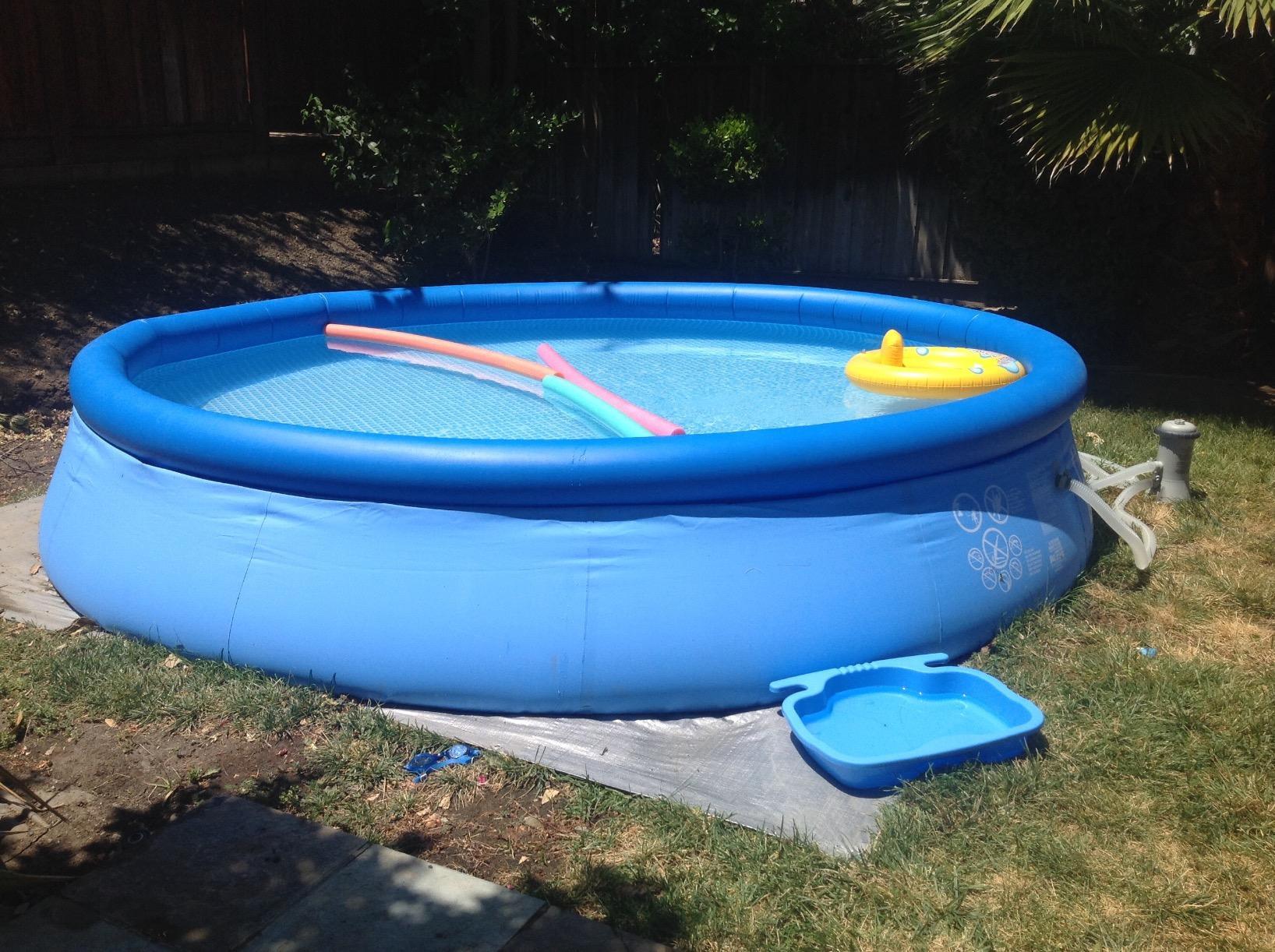 INTEX Easy Set 18ft x 48in Above Ground Pool Set, Round Inflatable Swimming Pool with 1500 GPH Cartridge Filter Pump, Ladder, Cover, & Ground Cloth customer photo 1