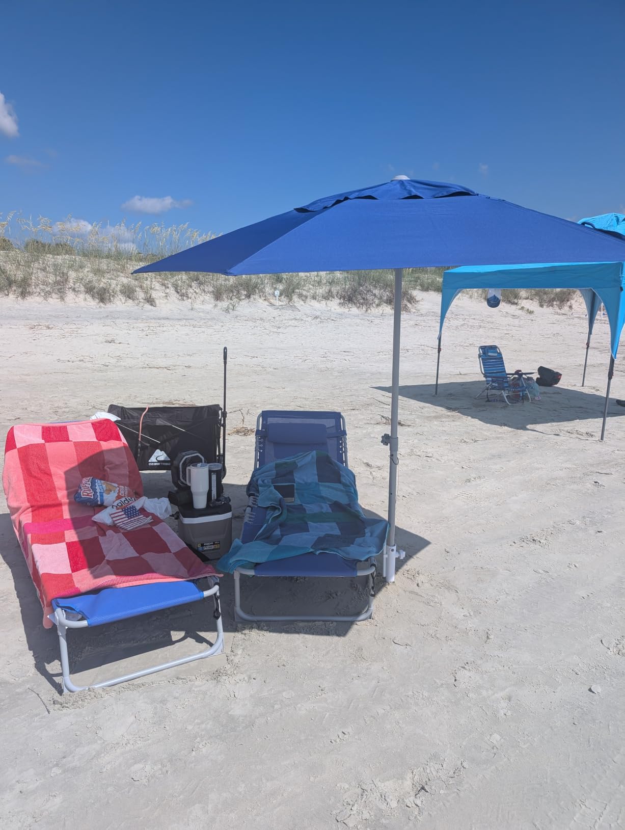 AMMSUN 8ft Large Beach Umbrellas for Sand with Sand Anchor, Air Vent, hook | Heavy Duty High Wind Patio Beach Umbrella with Weighted Sandbag,Carry bag,UPF 50+,Adjustable Height,No Tilt, Teal customer photo 2