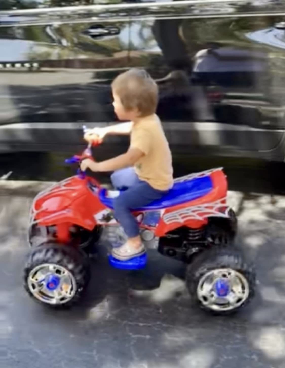 Kid Trax Marvel Spiderman Toddler ATV Ride On Toy, 12 Volt Battery, 3-7 Years, Max Rider Weight 88 lbs, Spider-Man Blue customer photo 1