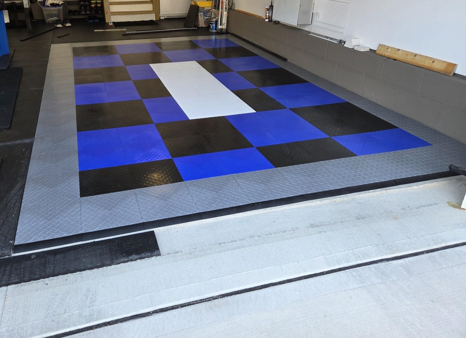Big Floors RaceDeck Garage Floor Tiles, Interlocking Garage Flooring, Diamond Plate Pattern Heavy-Duty Copolymer Modular Tile (Black, 48 Pack of 12 x 12