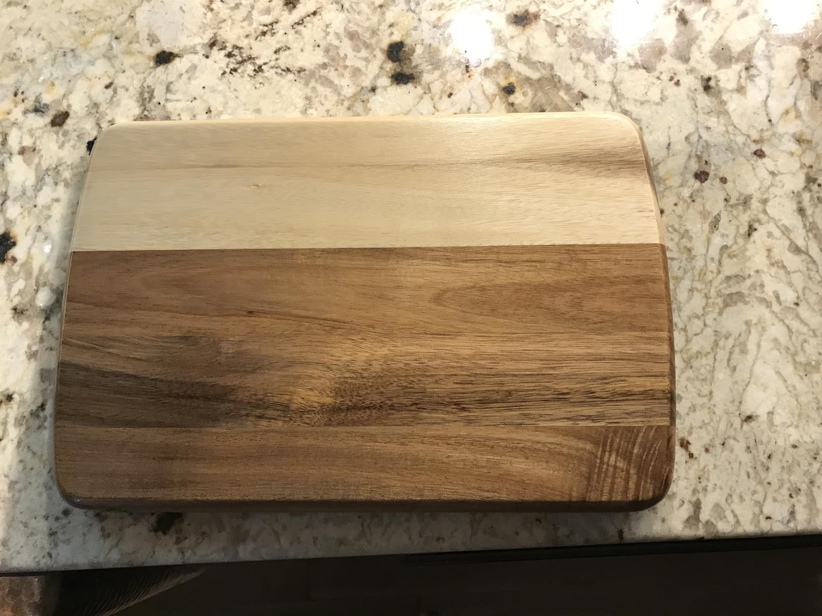 Sonder Los Angeles Winsome Acacia Wood Cutting Board, 16x12x1.5 in | Non-toxic, Edge Grain, Juice Groove, Sorting Compartment for Charcuterie & Meal Prep, Built-in Handles, Gift Box, 6 lbs customer photo 2