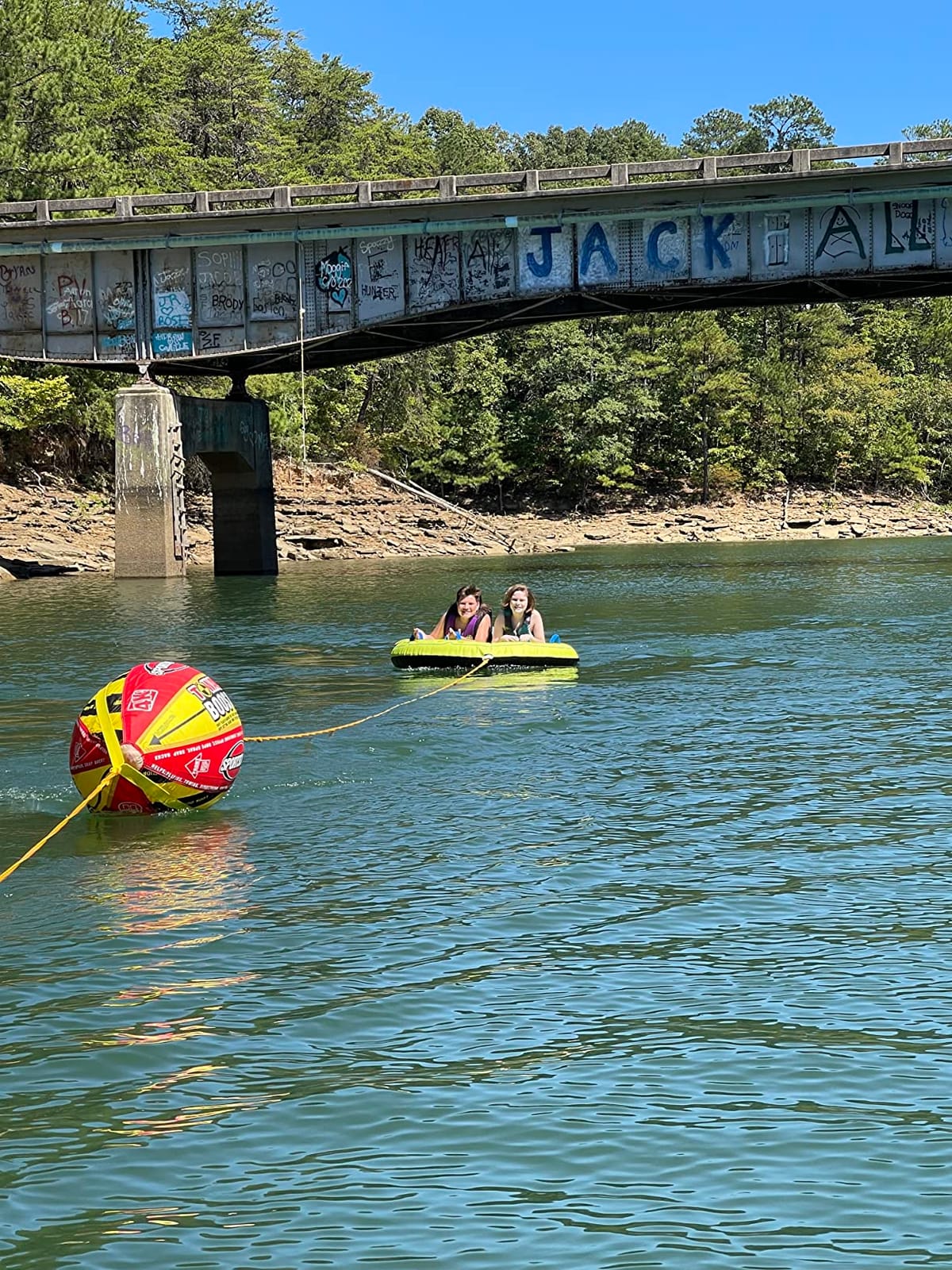 Airhead Comfort Shell Towable Tube for Boating, 1 - 4 Rider Inflatable Boat Tube for Water Tubing, Round Deck for Smooth Control, Neoprene Foam Covered Deck, Kwik-Connect, Speed Safety Valve customer photo 2