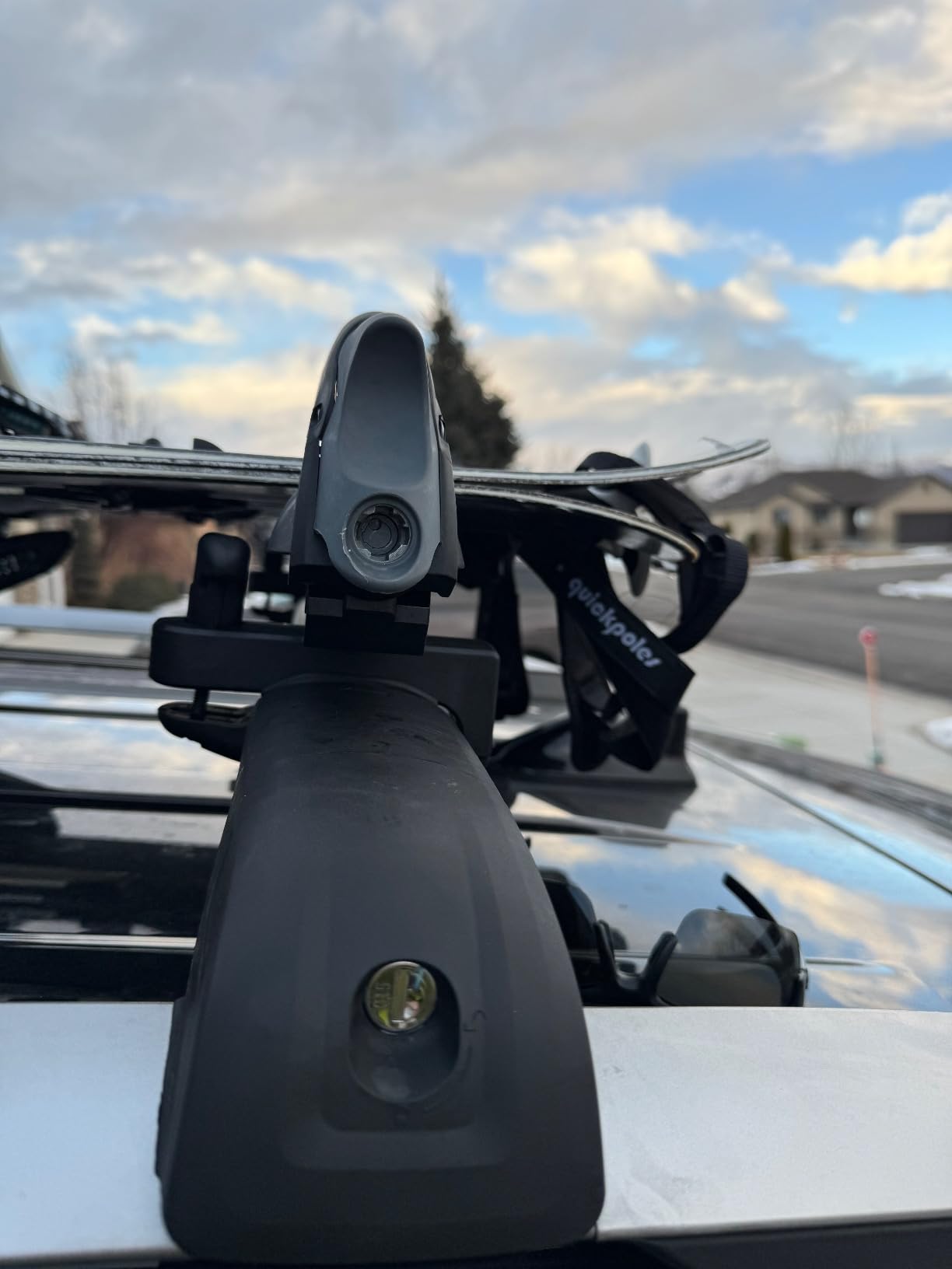 Yakima PowderHound 6 Ski & Snowboard Car Roof Rack for Crossbars | Fits up to 6 Ski Pairs or 4 Boards for Reliable, Secure Rooftop Transport customer photo 2