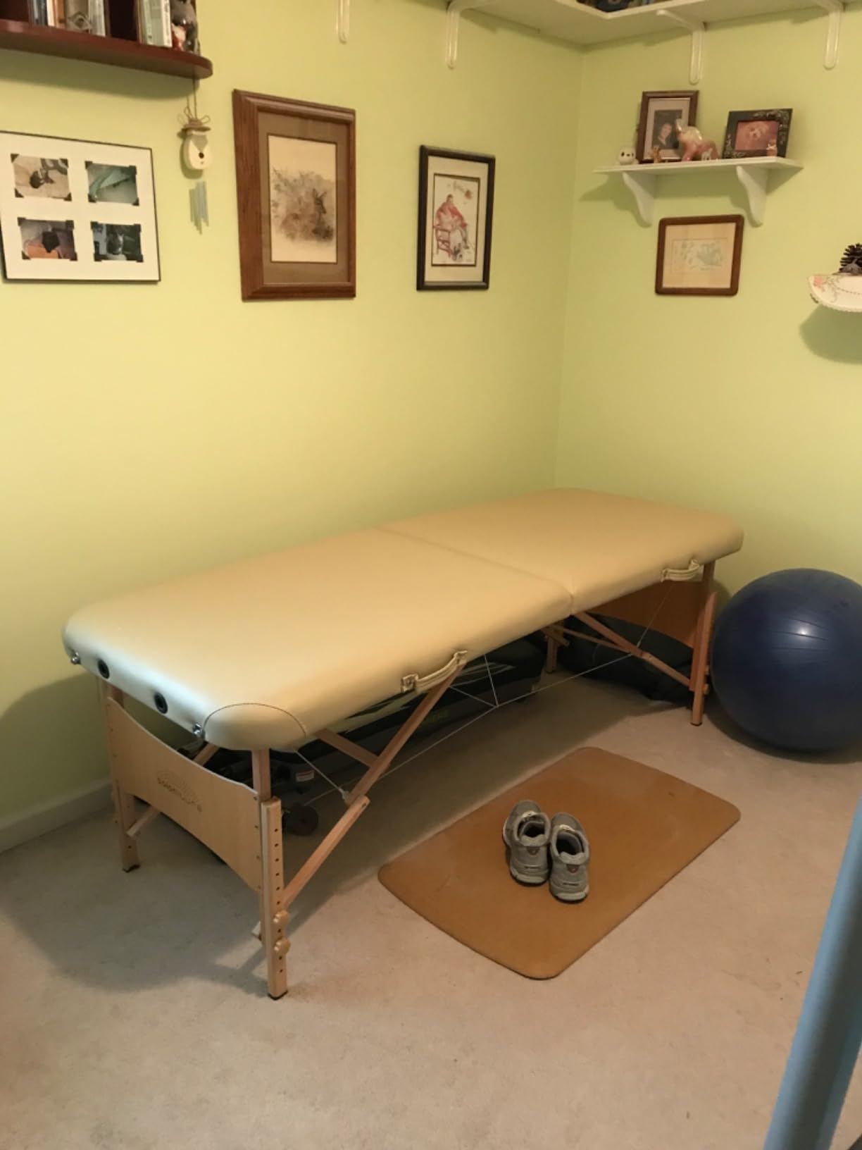 Saloniture Basic Portable Folding Massage Table - Black customer photo 1