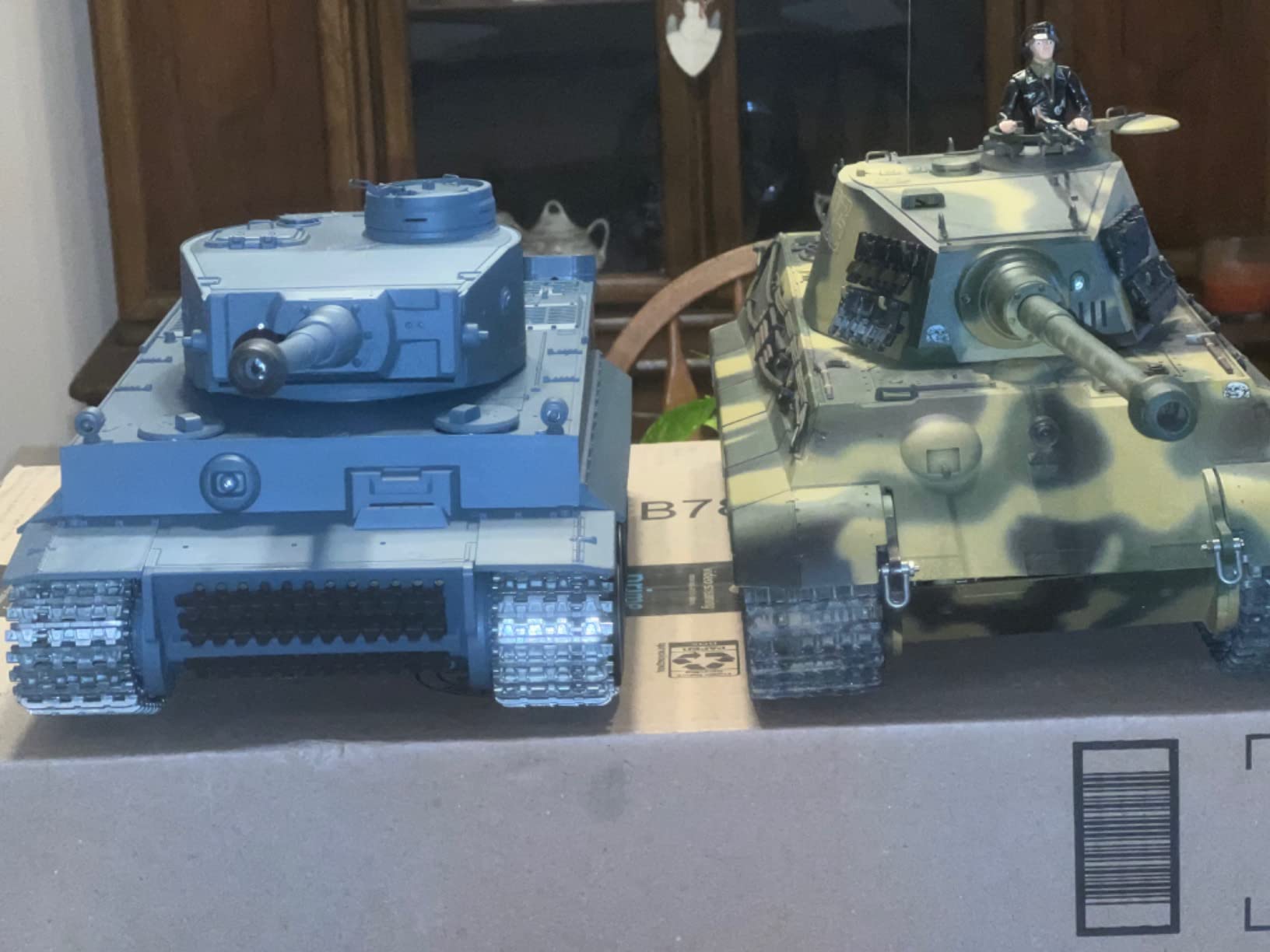 1/16 2.4ghz Remote Control German Tiger I Gray Color Tank Adults Model Toy (Upgraded Metal Road Wheel, Tracks, Sprocket Wheel, Idle Wheel, Steel Gear Gearbox, 5000mah Nimh Battery, Airsoft) customer photo 2