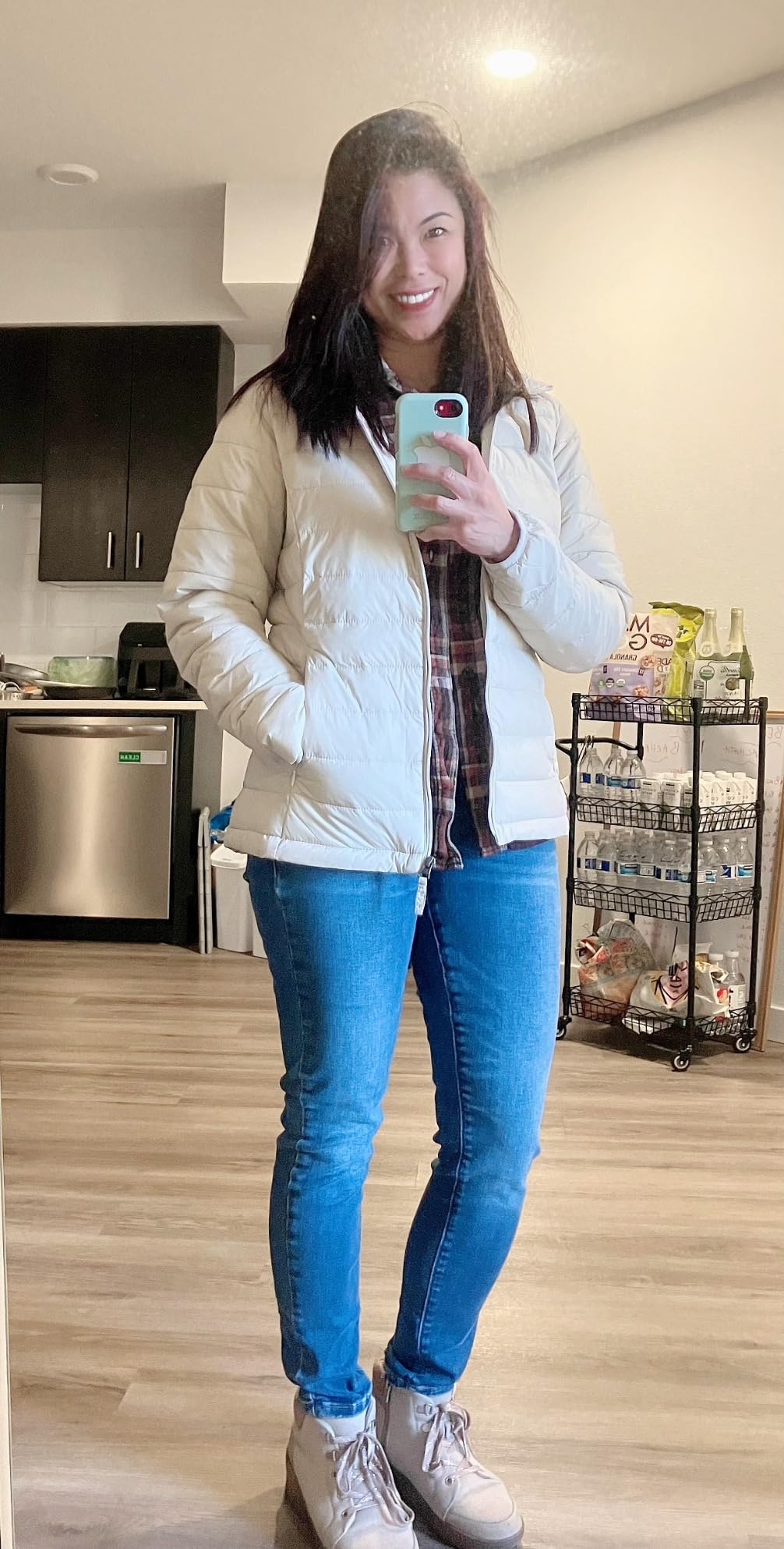 Amazon Essentials Women's Lightweight Long-Sleeve Water-Resistant Packable Puffer Jacket (Available in Plus Size) customer photo 2