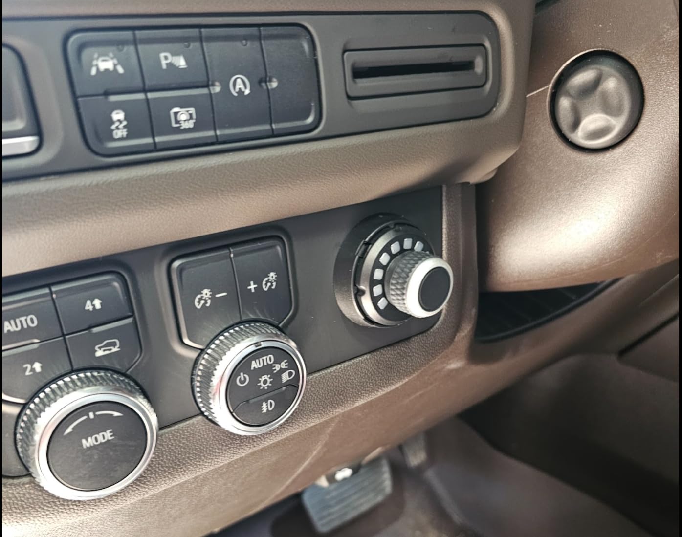CURT 51170 Spectrum Proportional Trailer Brake Controller, Dash-Mount Knob | Controls 1-4 Axles and 2-8 Brakes, OEM-Style Interface, Auto Leveling, Hidden Module, Quick-Plug Harness Sold Separately customer photo 1