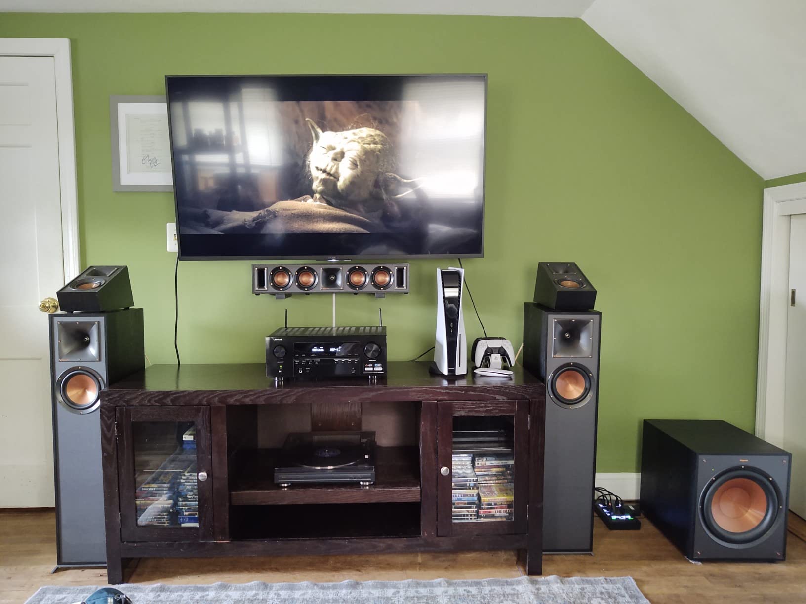 Klipsch R-610F Floorstanding Speaker, Black | Home audio and home theater with 1-inch aluminum tweeter, 6.5-inch copper woofer and 5-year warranty customer photo 2