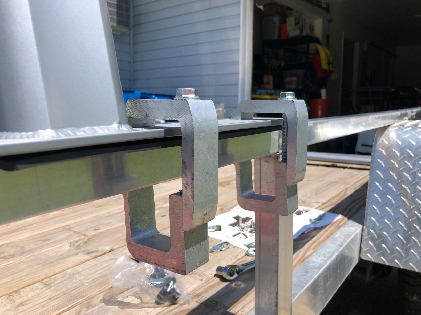 Model APX25 Extendable Aluminum Pick-Up Truck Ladder Rack (No Drilling Required) - Silver customer photo 1