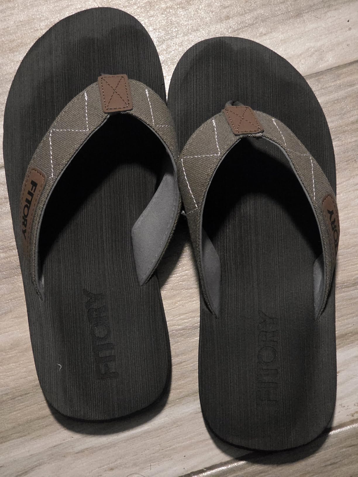 FITORY Men's Flip-Flops, Thongs Sandals Comfort Slippers for Beach customer photo 1