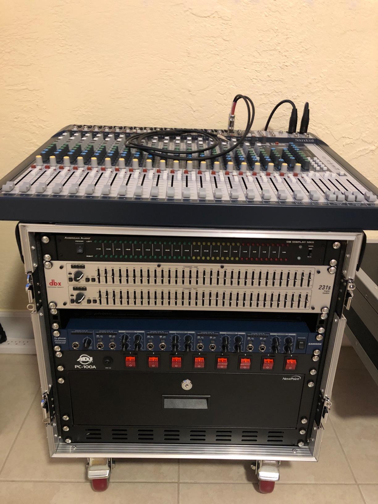 Seismic Audio Speakers Heavy Duty 10 Space ATA Rack Case with 4 Inch Casters, Pro Audio DJ Rack, 10U Server Network Case customer photo 1