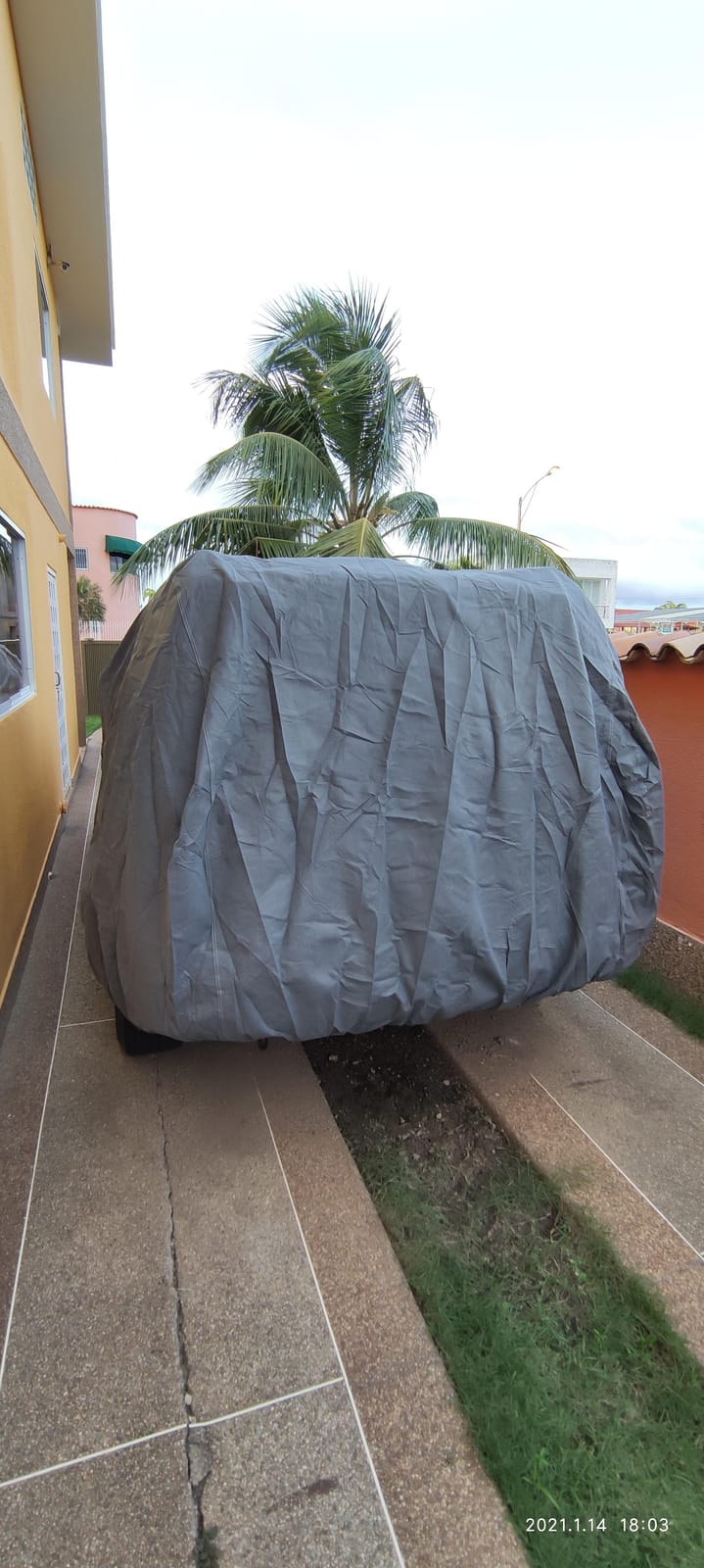 Motor Trend 4-Layer 4-Season Auto Waterproof Outdoor UV Protection for Heavy Duty Use Full Car Cover for Vans, SUVs, Crossovers up to 210