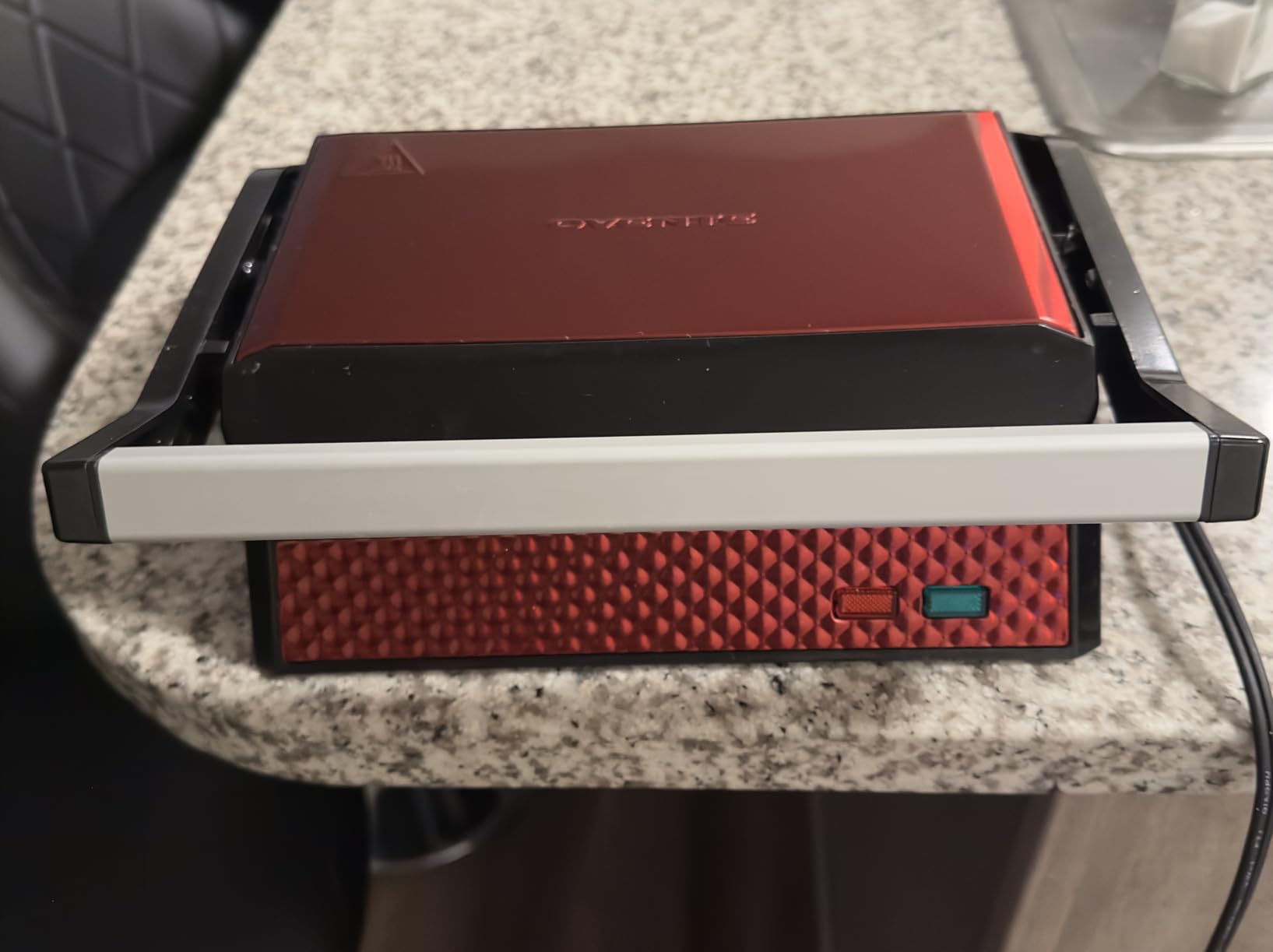 OVENTE Electric Indoor Panini Press Grill + Sandwich Maker, Red GP0620R | Opens 180 Degrees to Fit Any Type or Size of Food, 1000W Indoor Cooking Perfect for Quesadillas, Burgers & More customer photo 2