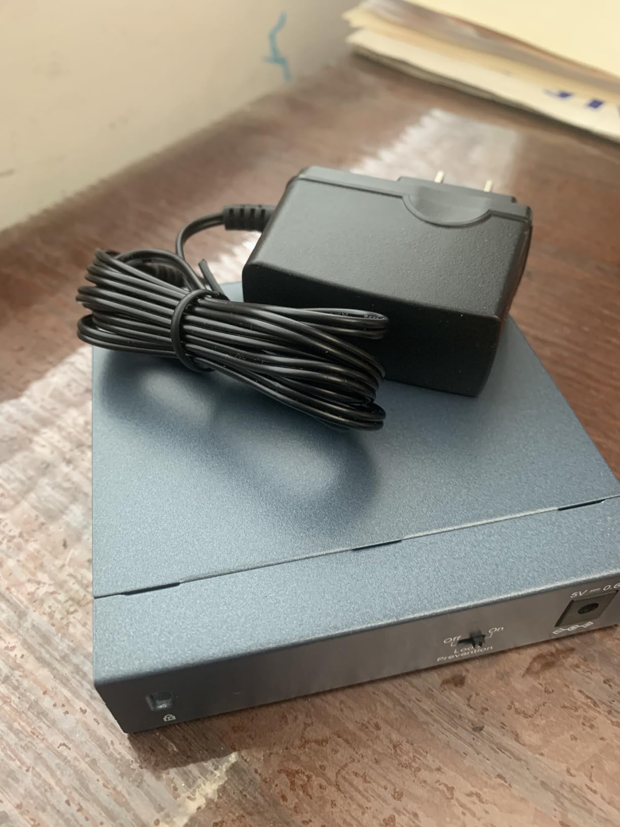TP-Link 5 Port Gigabit Ethernet Network Switch | Ethernet Splitter | Sturdy Metal w/ Shielded Ports | Plug-and-Play | Traffic Optimization | Unmanaged (TL-SG105-605) (Renewed) customer photo 2
